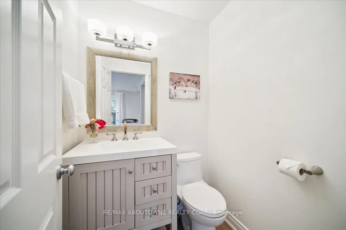 87 River Oaks Boulevard W