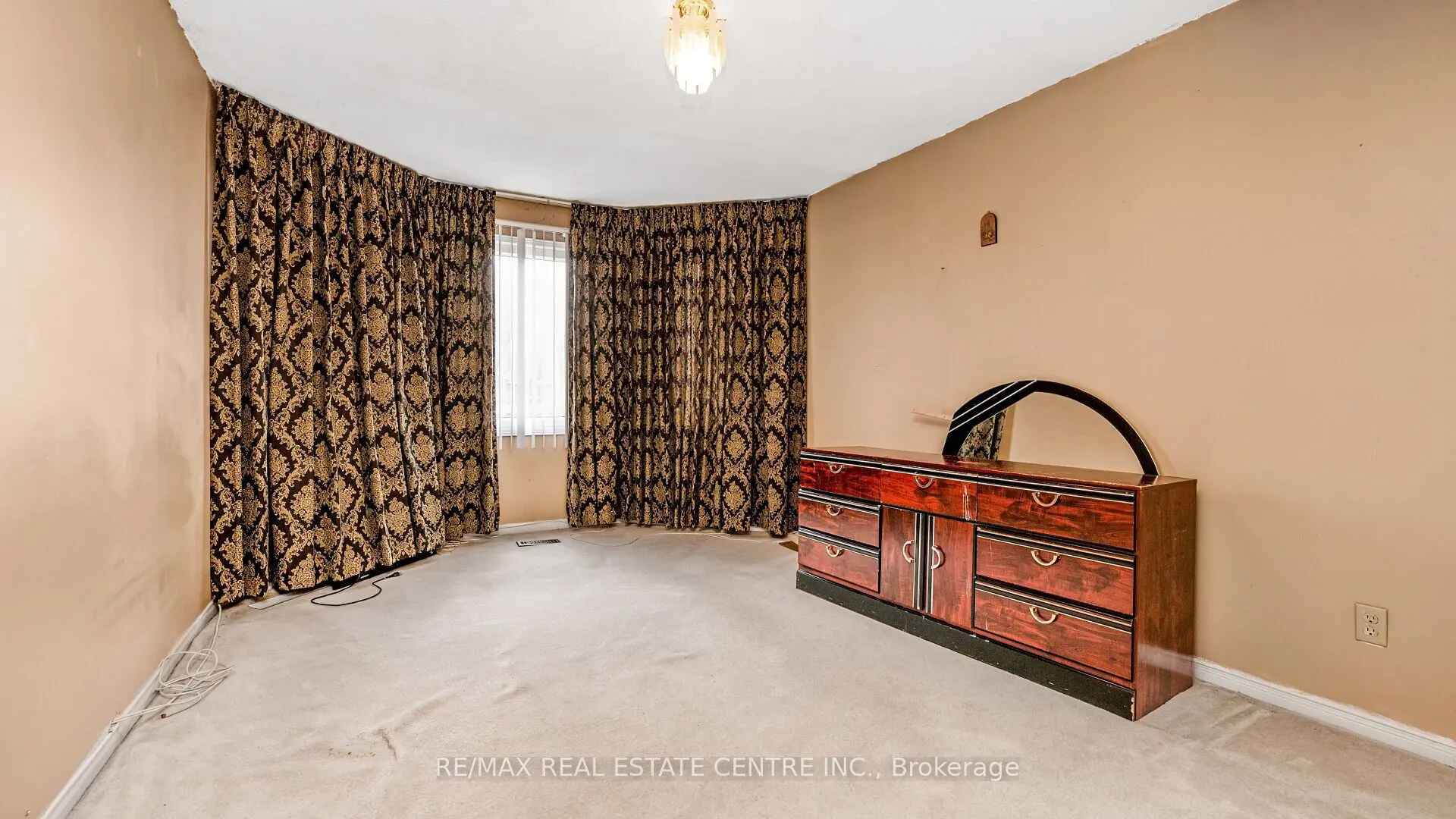 4489 Weymouth Commons Crescent