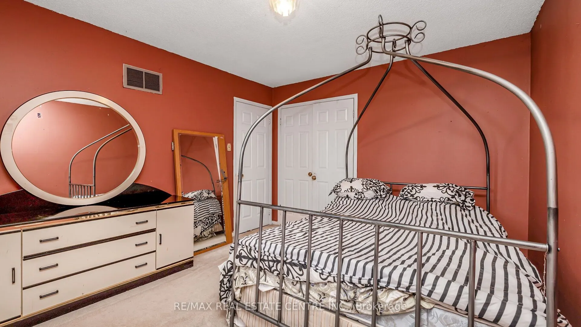 4489 Weymouth Commons Crescent