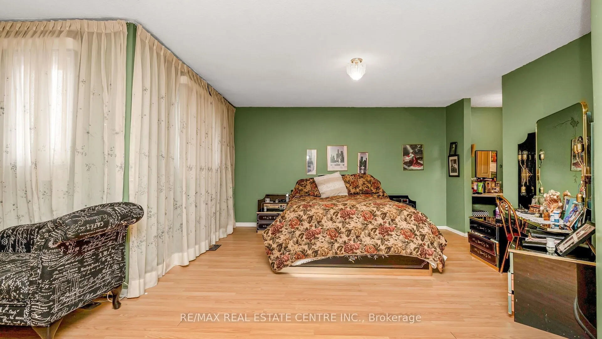 4489 Weymouth Commons Crescent