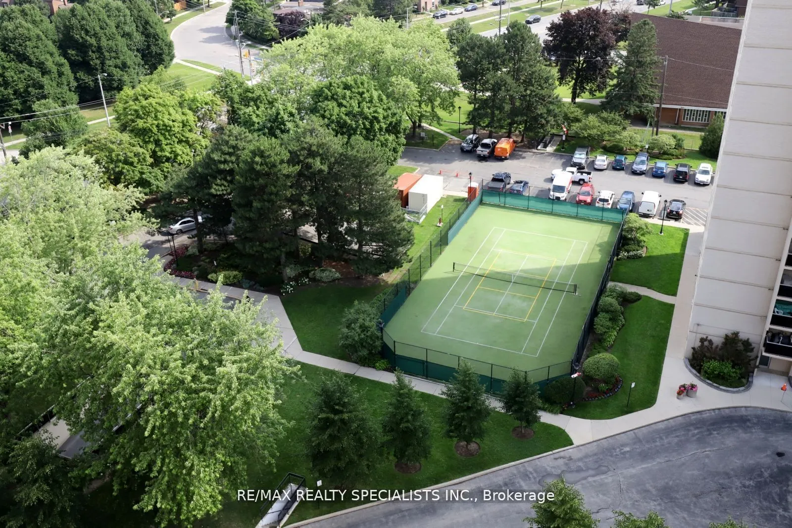 820 Burnhamthorpe Road, #803