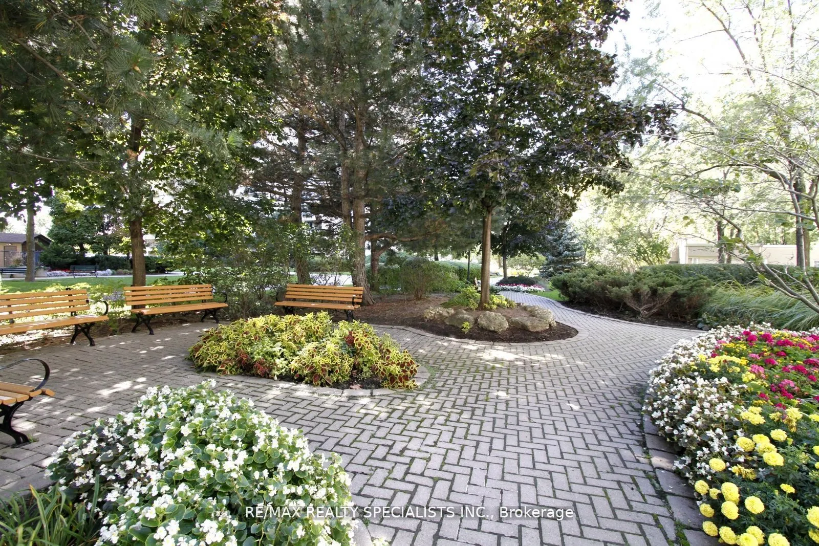 820 Burnhamthorpe Road, #803