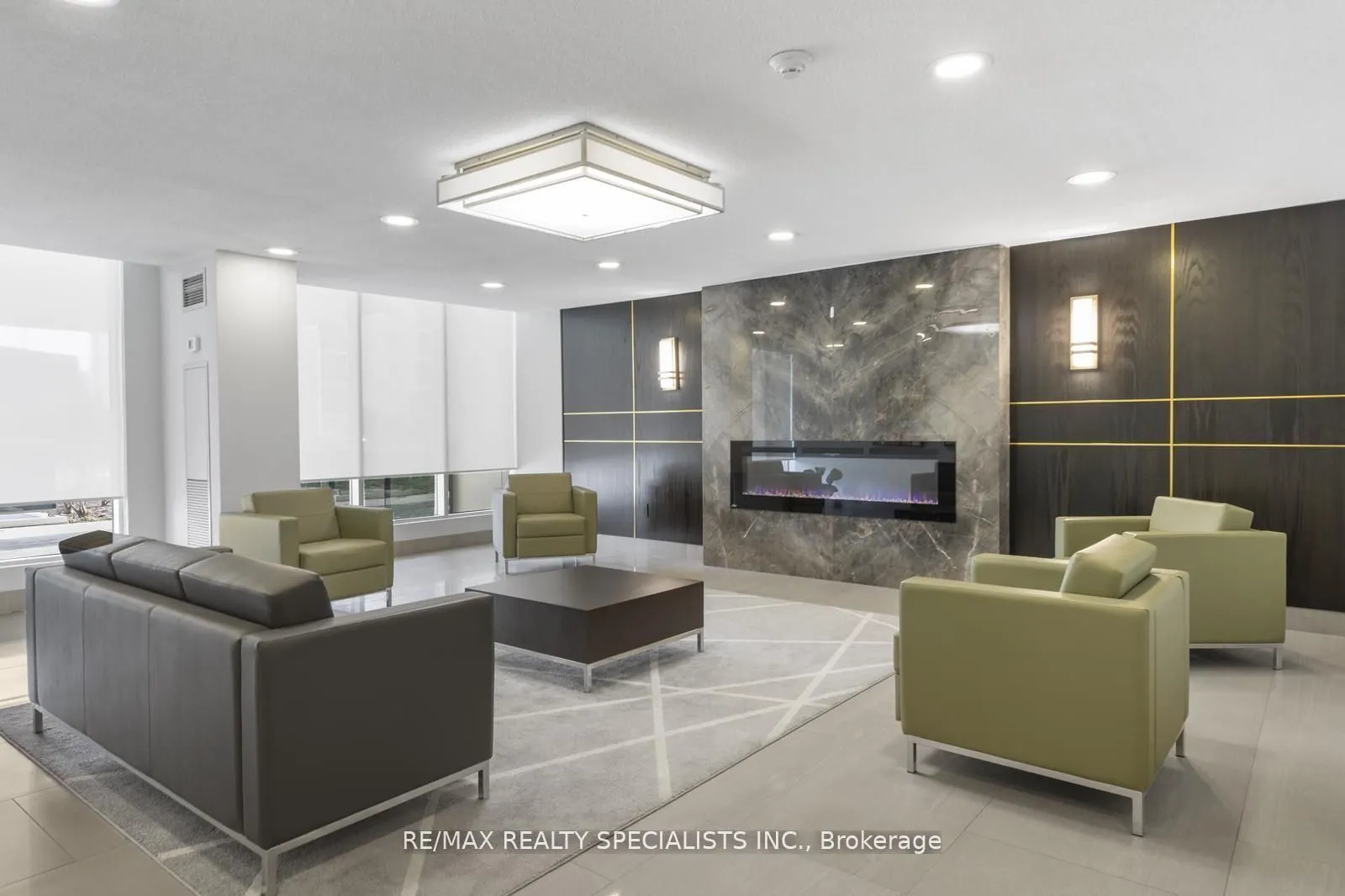 820 Burnhamthorpe Road, #803