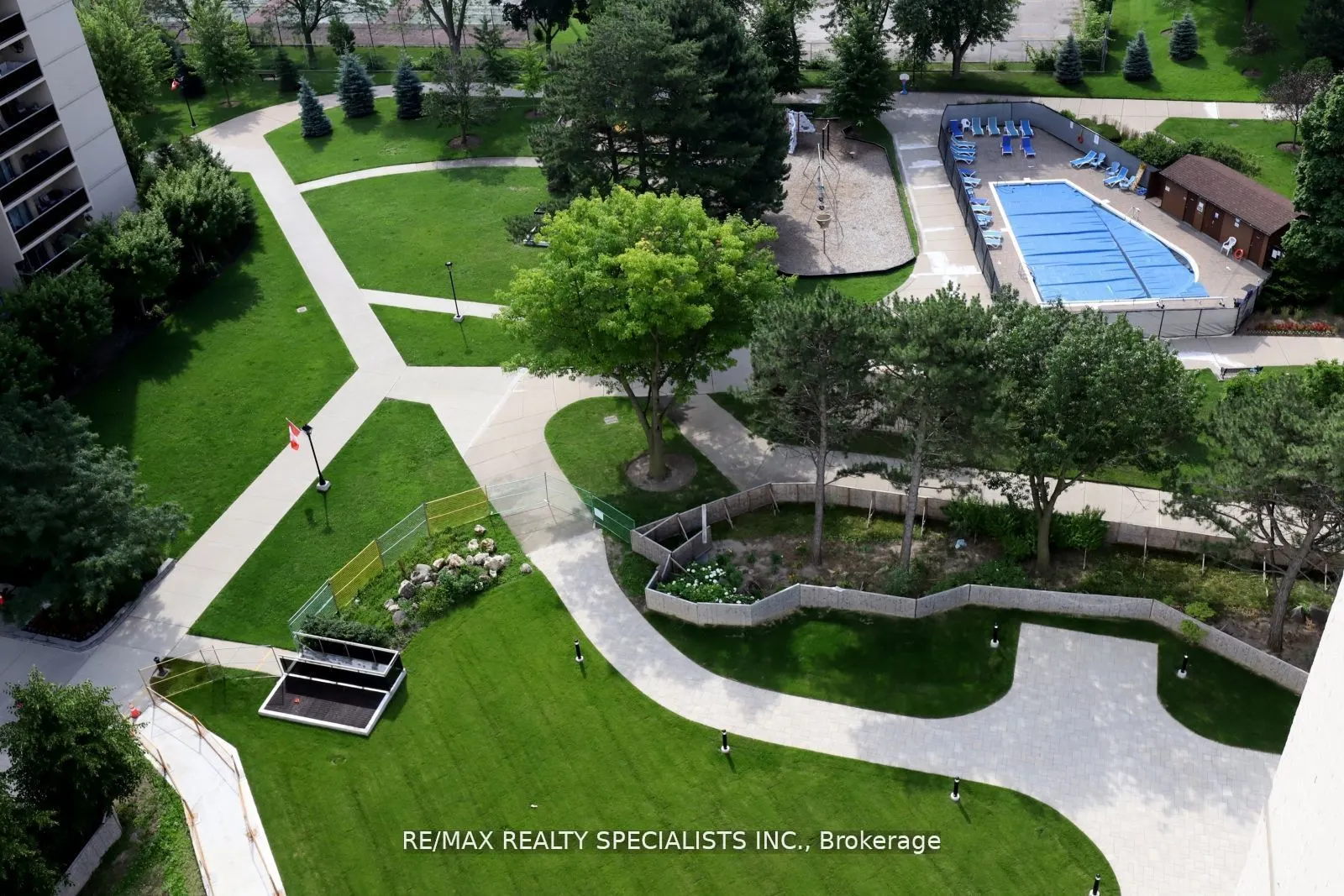 820 Burnhamthorpe Road, #803