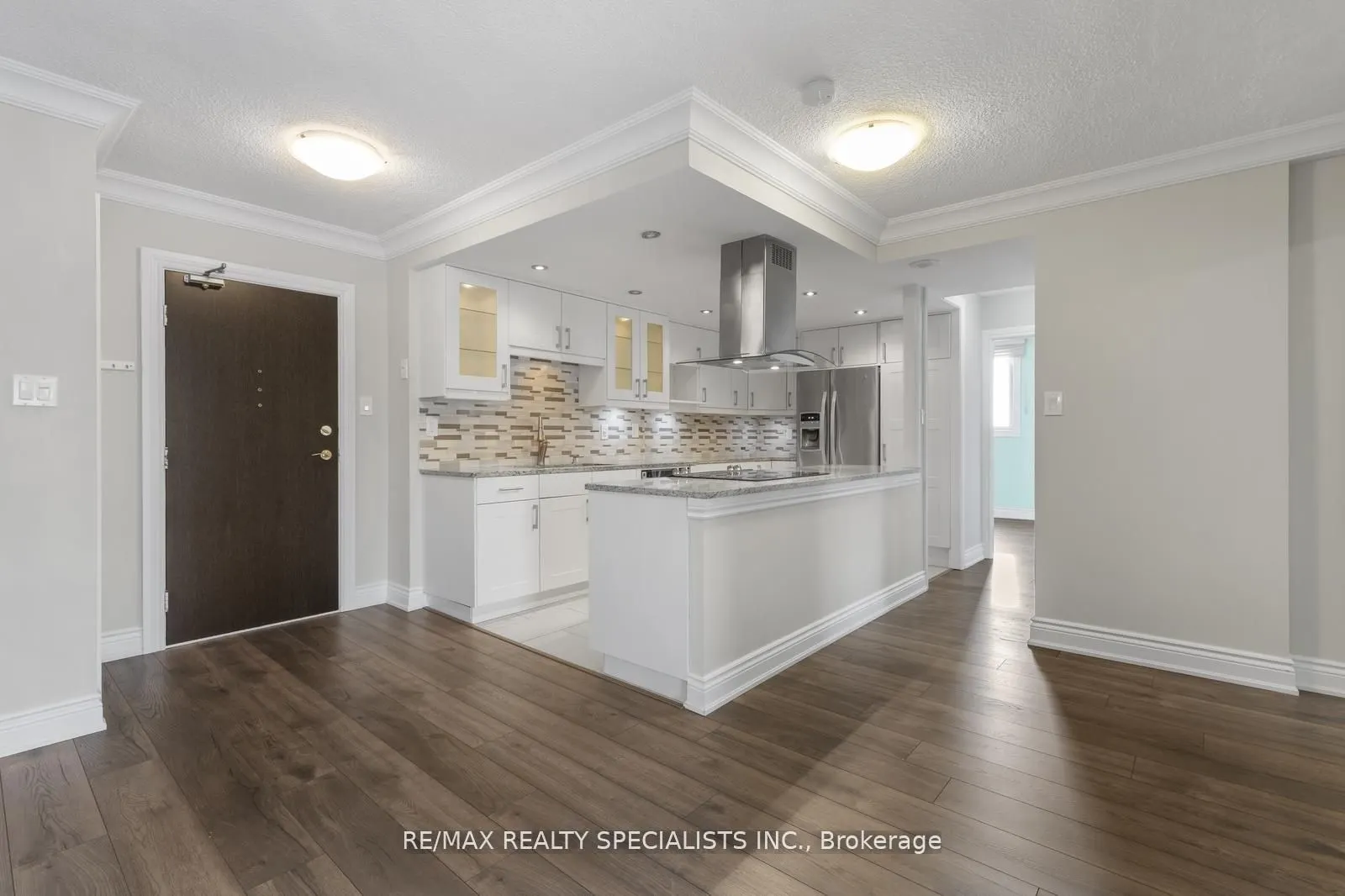 820 Burnhamthorpe Road, #803