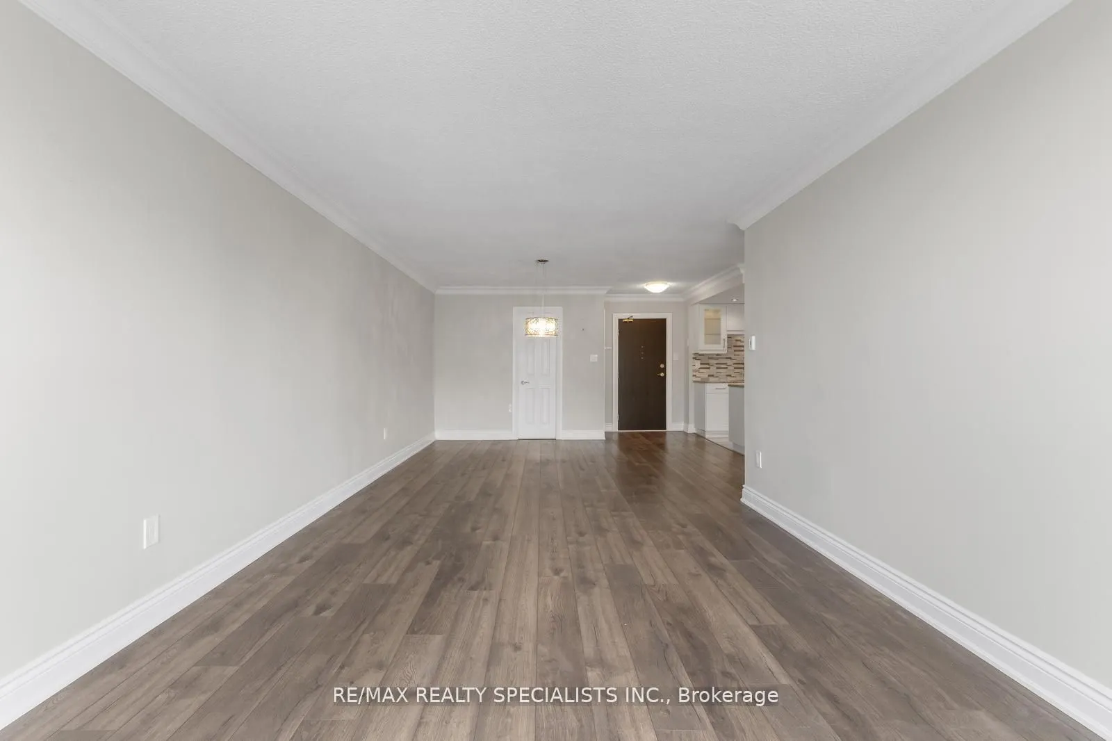 820 Burnhamthorpe Road, #803