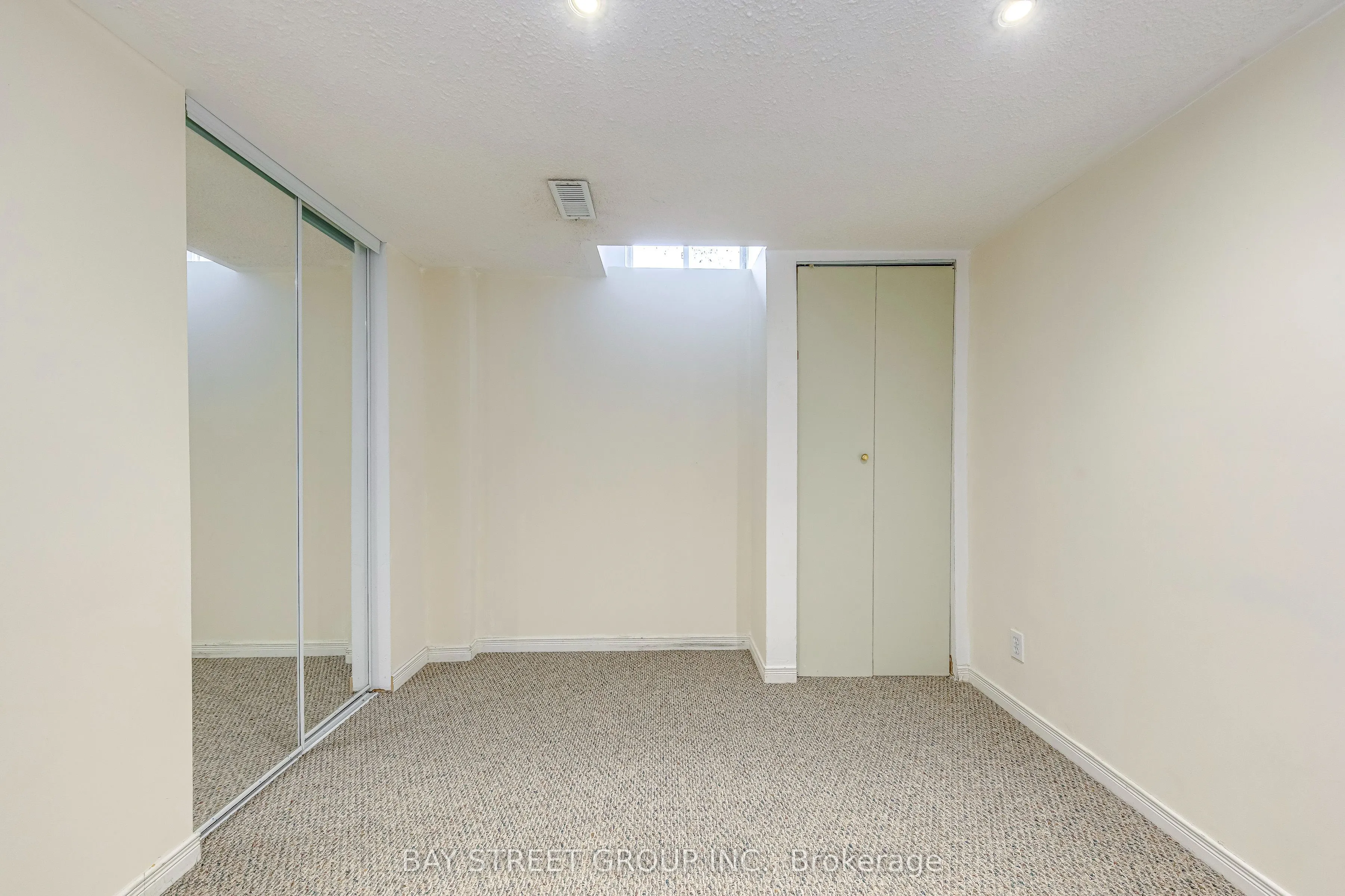 5260 Mcfarren Boulevard, #102