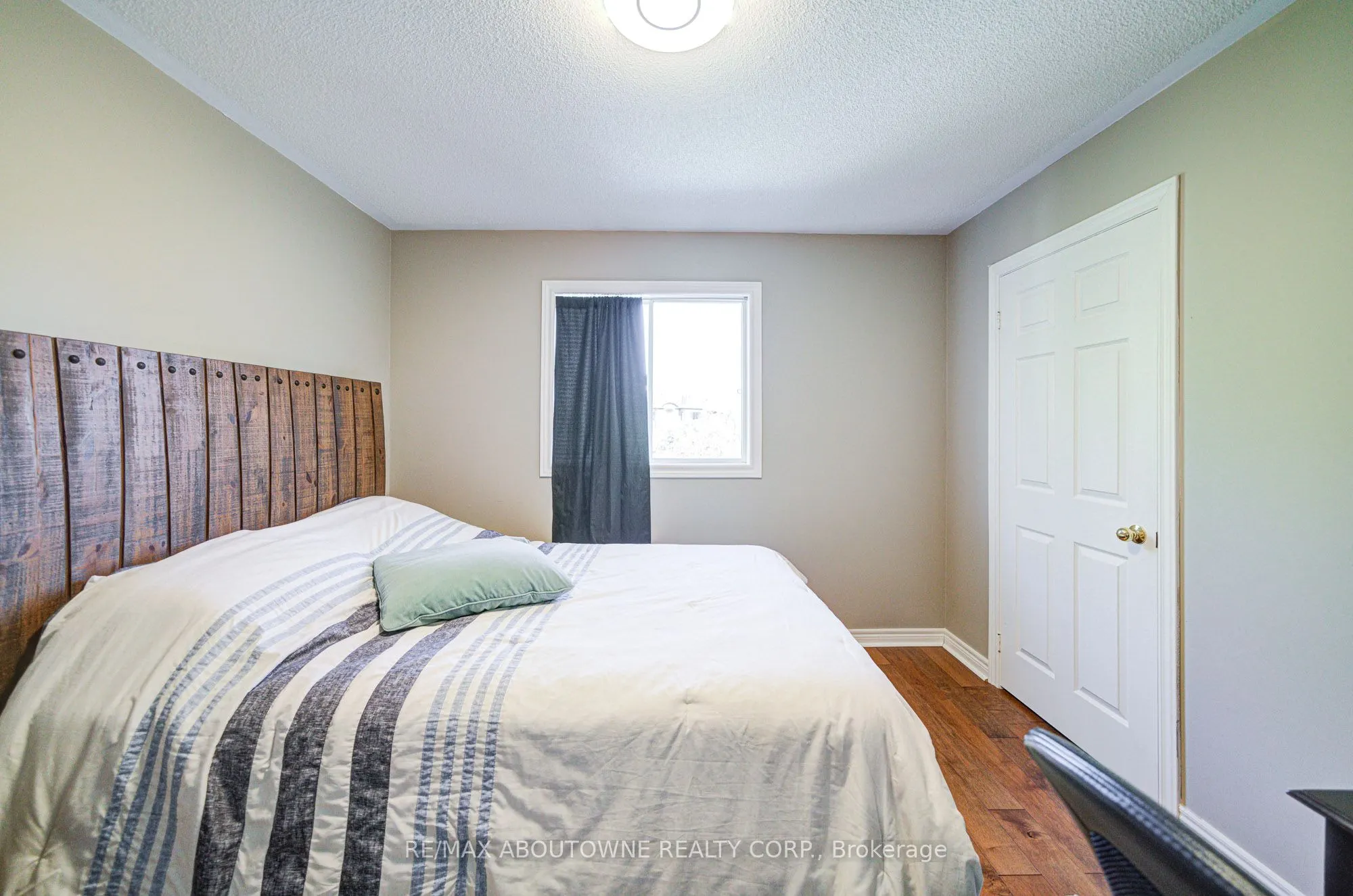 2193 Meadowland Drive