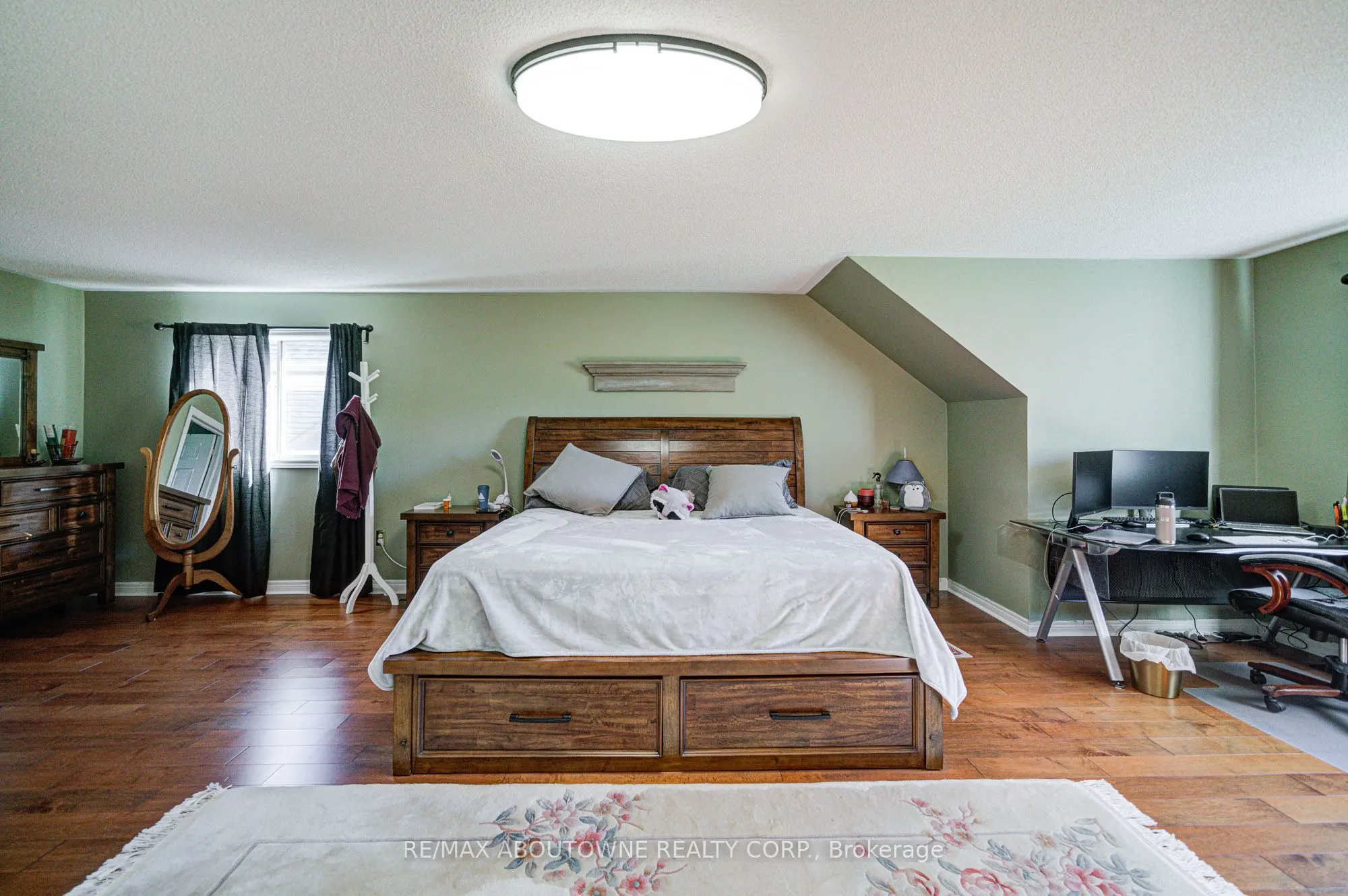 2193 Meadowland Drive