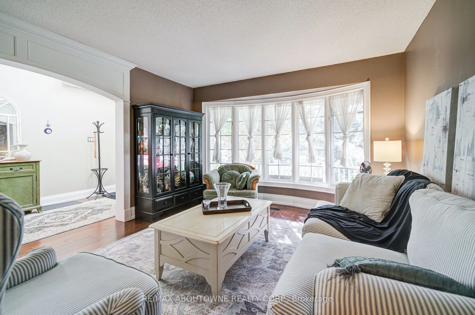 2193 Meadowland Drive