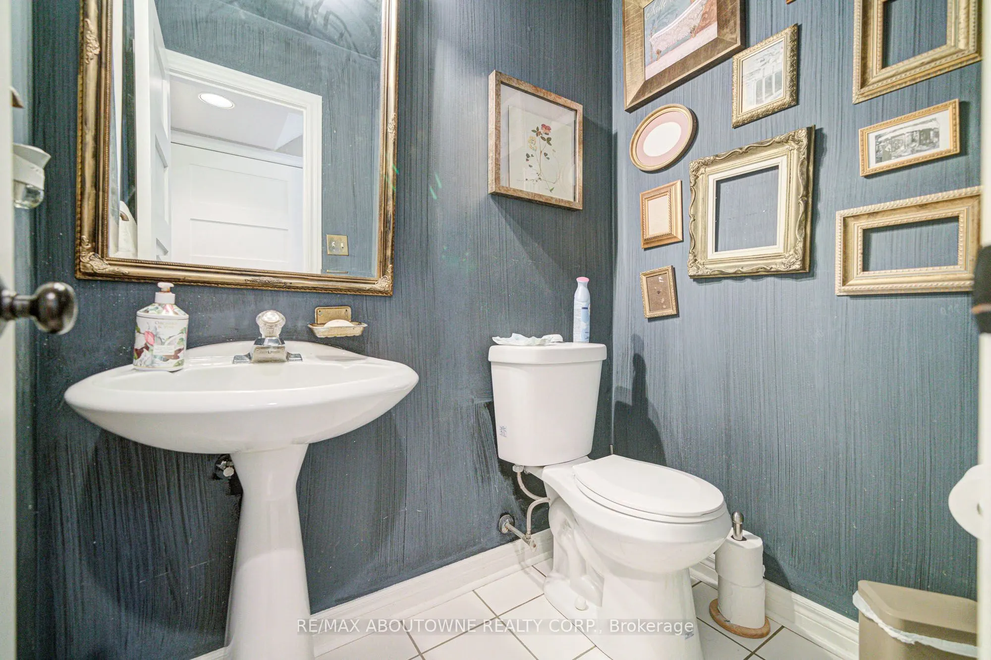 2193 Meadowland Drive