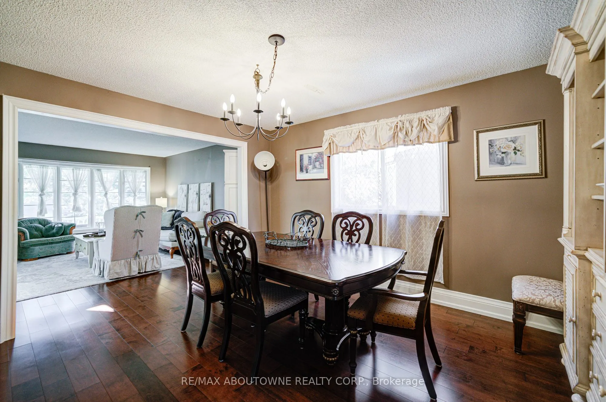 2193 Meadowland Drive