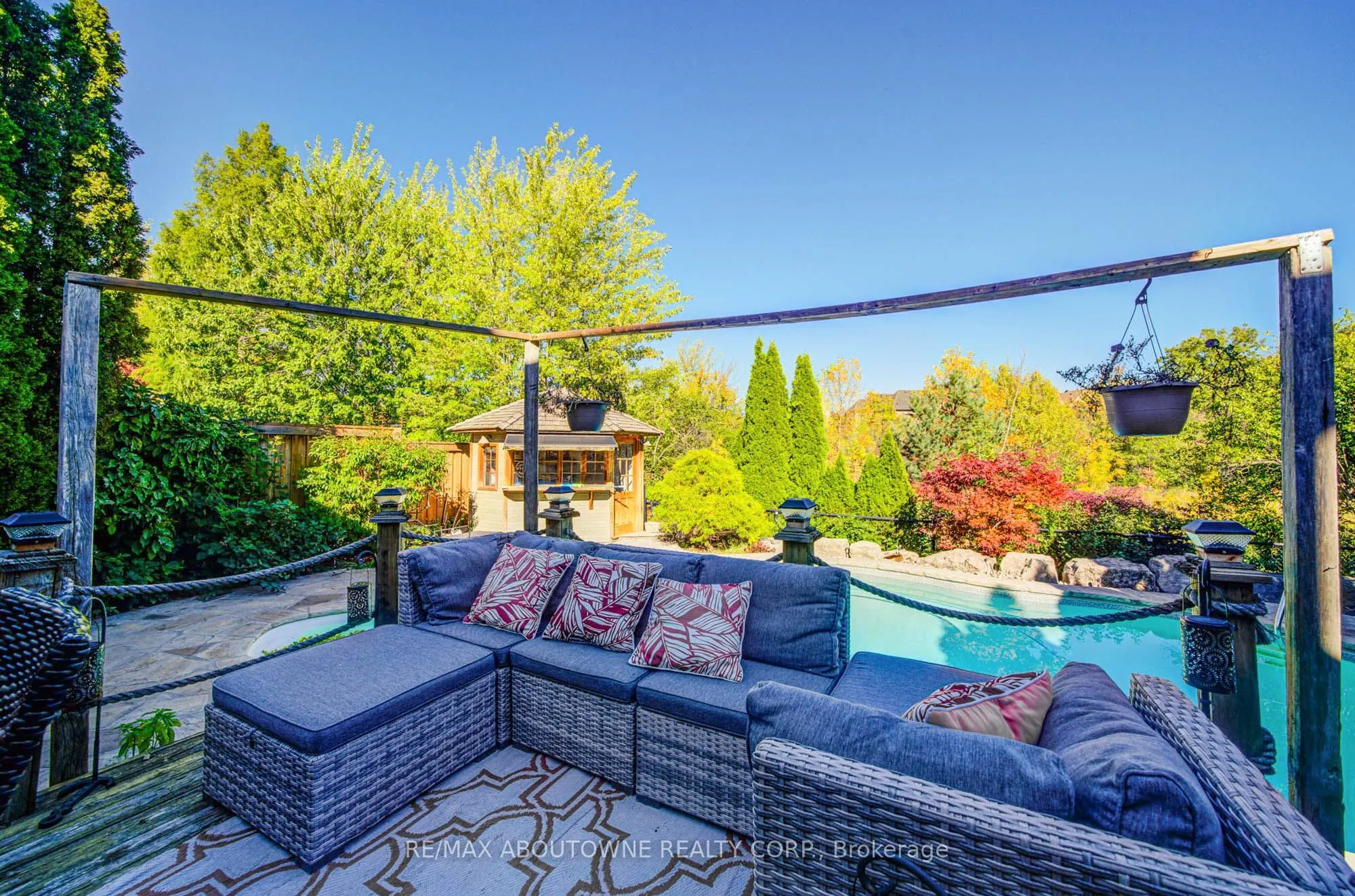 2193 Meadowland Drive