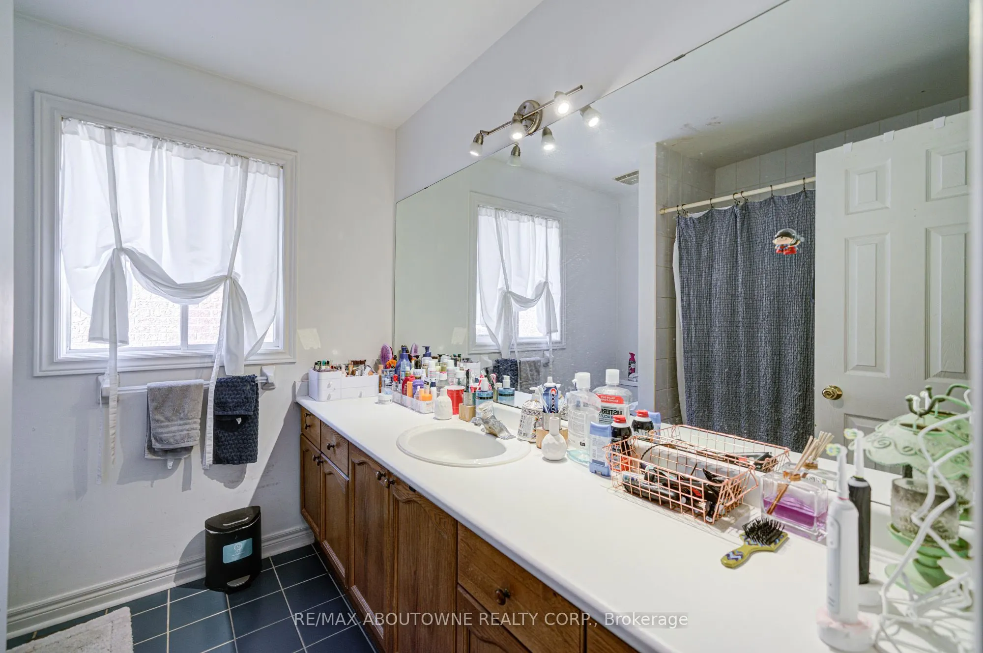 2193 Meadowland Drive