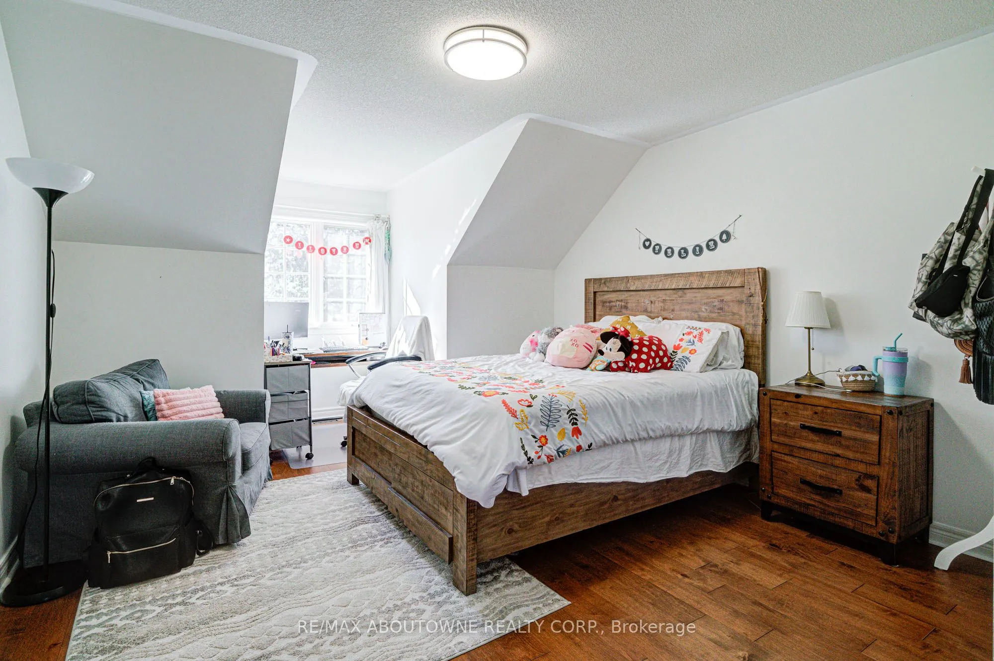 2193 Meadowland Drive