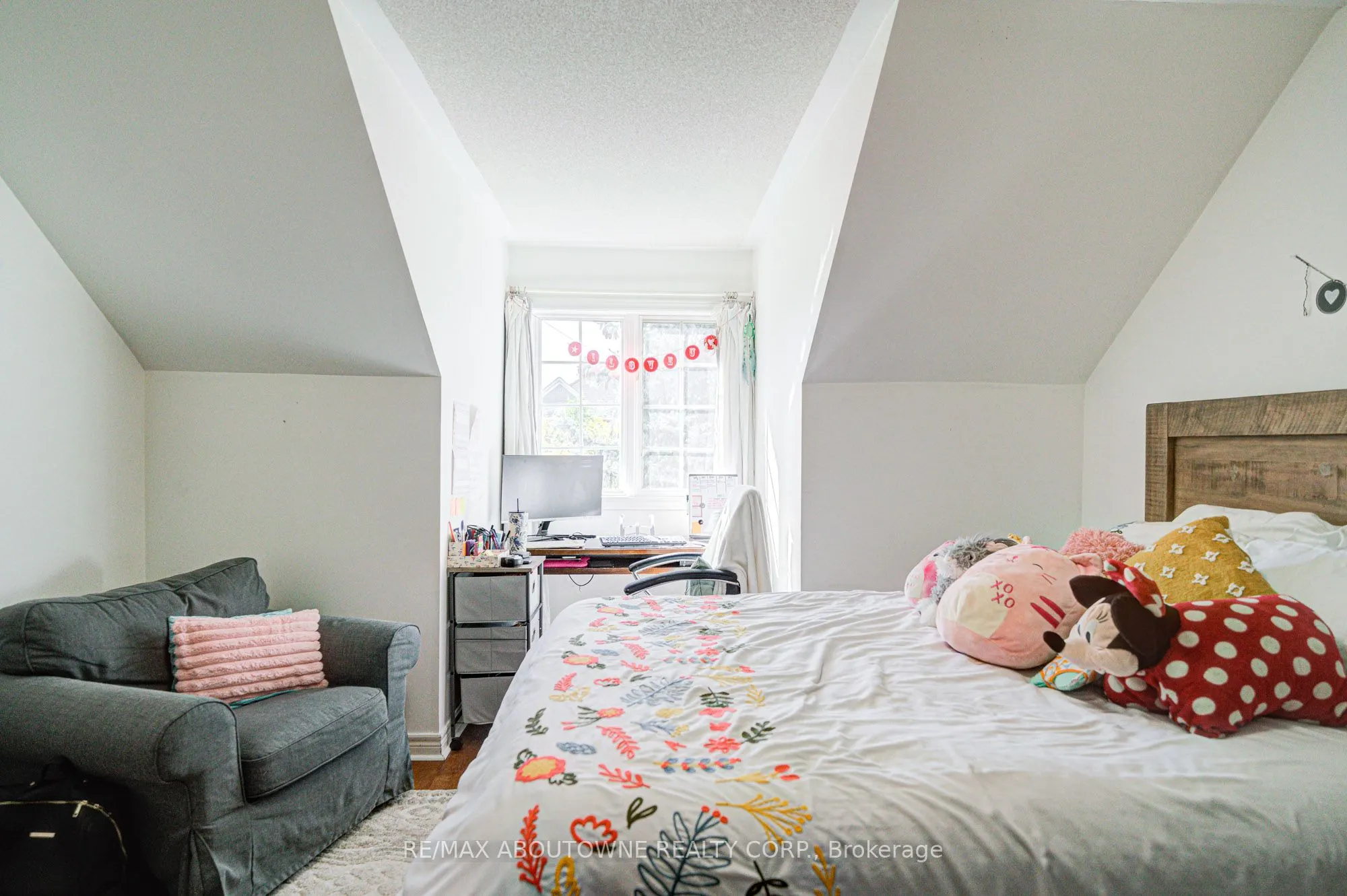 2193 Meadowland Drive