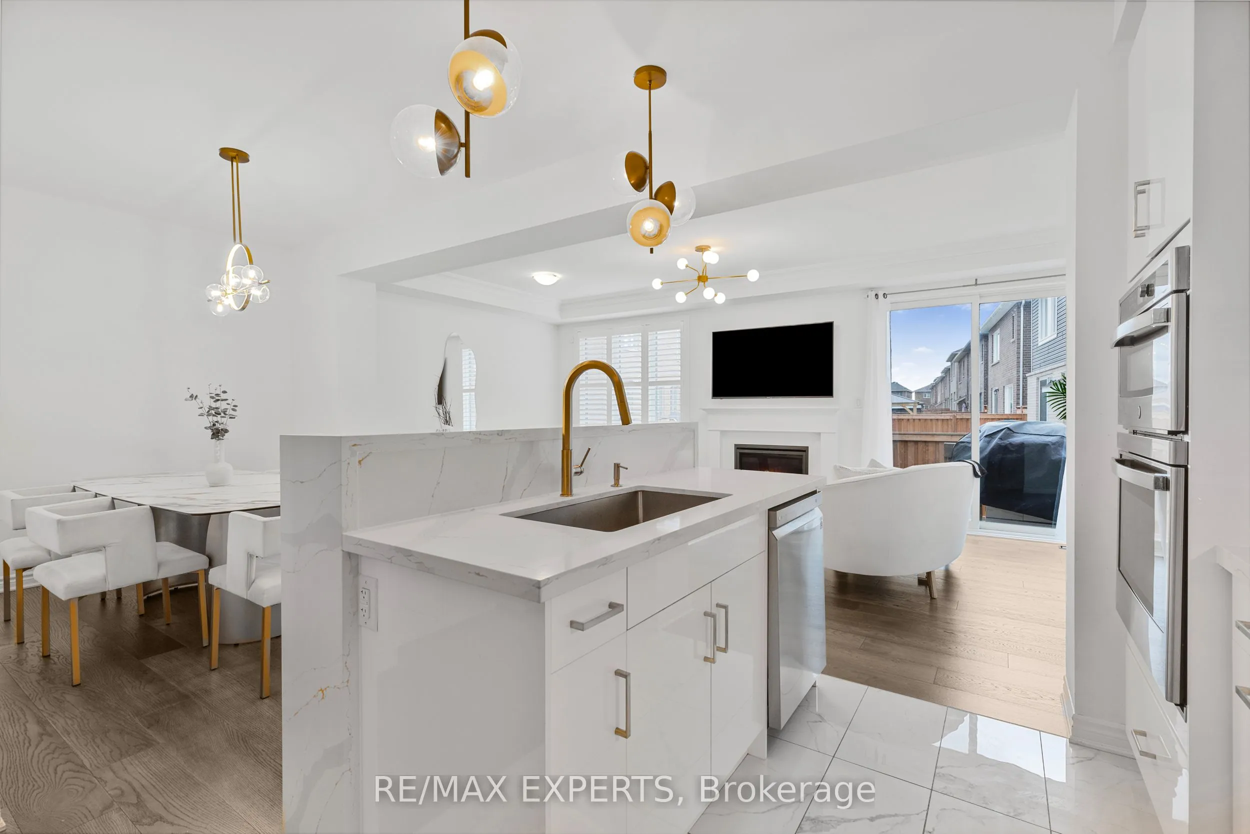 1358 Lobelia Crescent