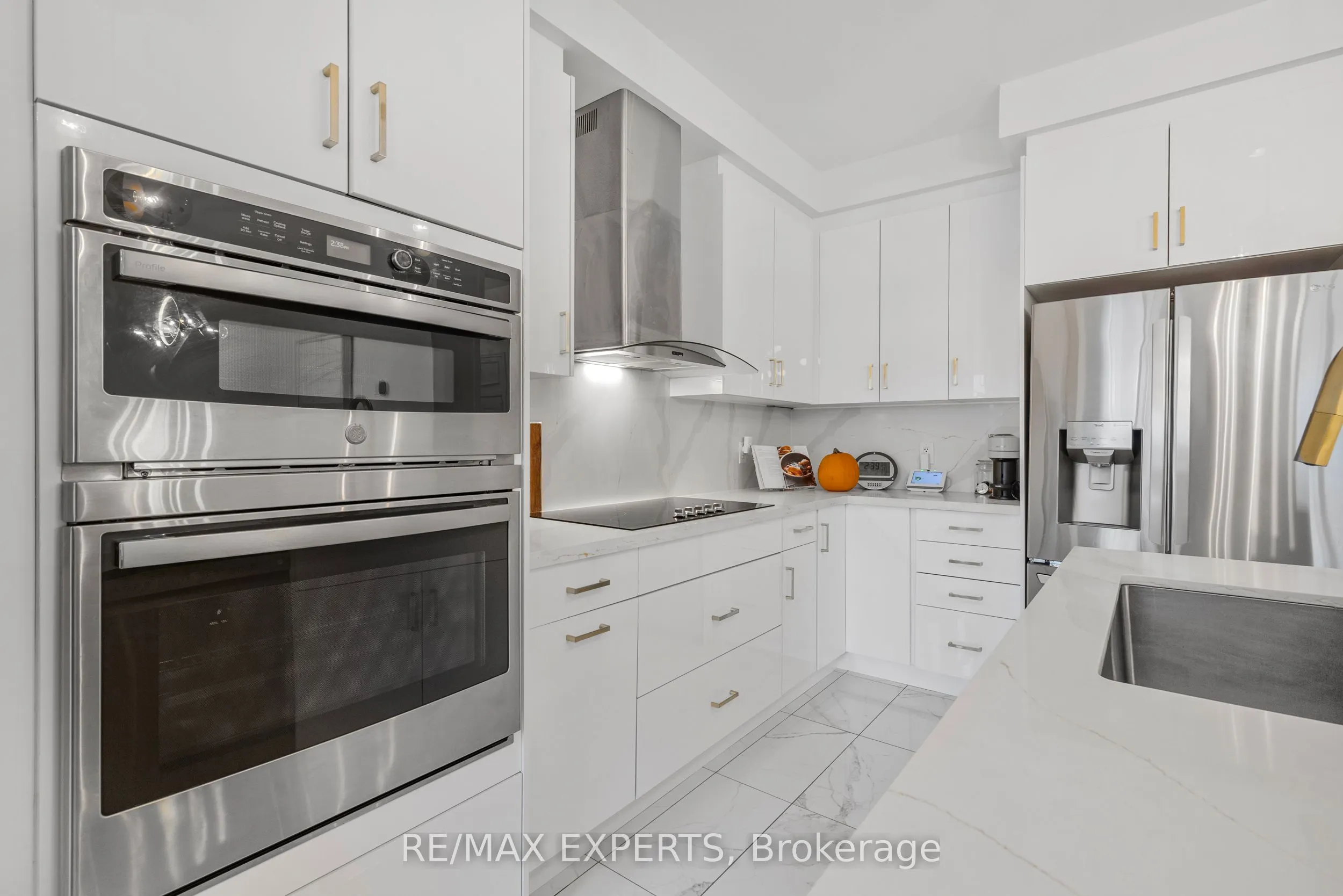 1358 Lobelia Crescent