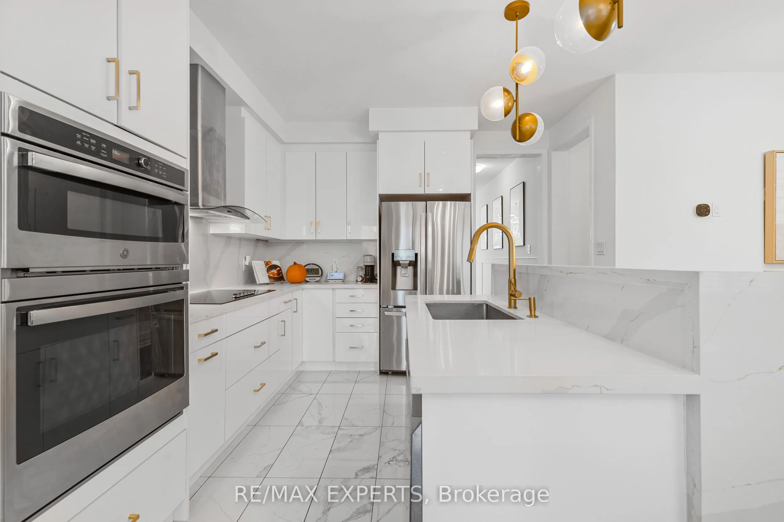 1358 Lobelia Crescent