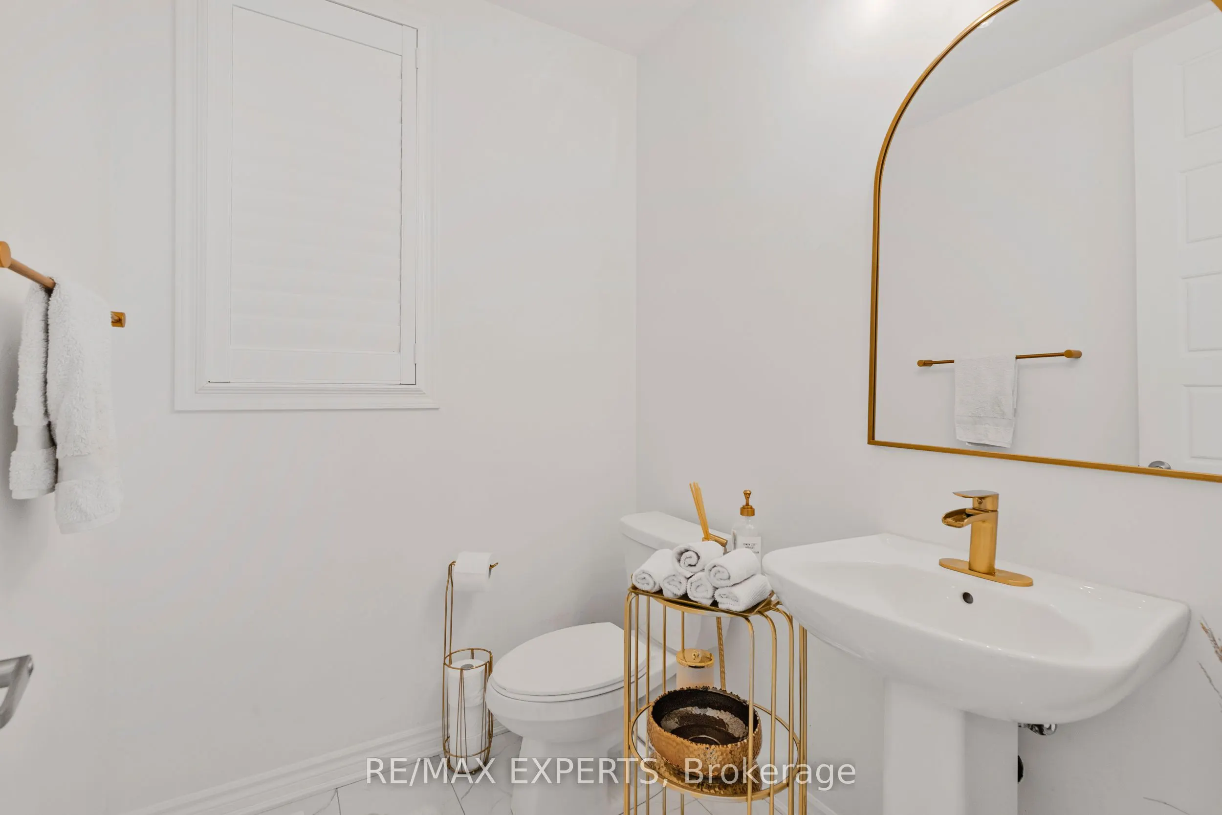 1358 Lobelia Crescent