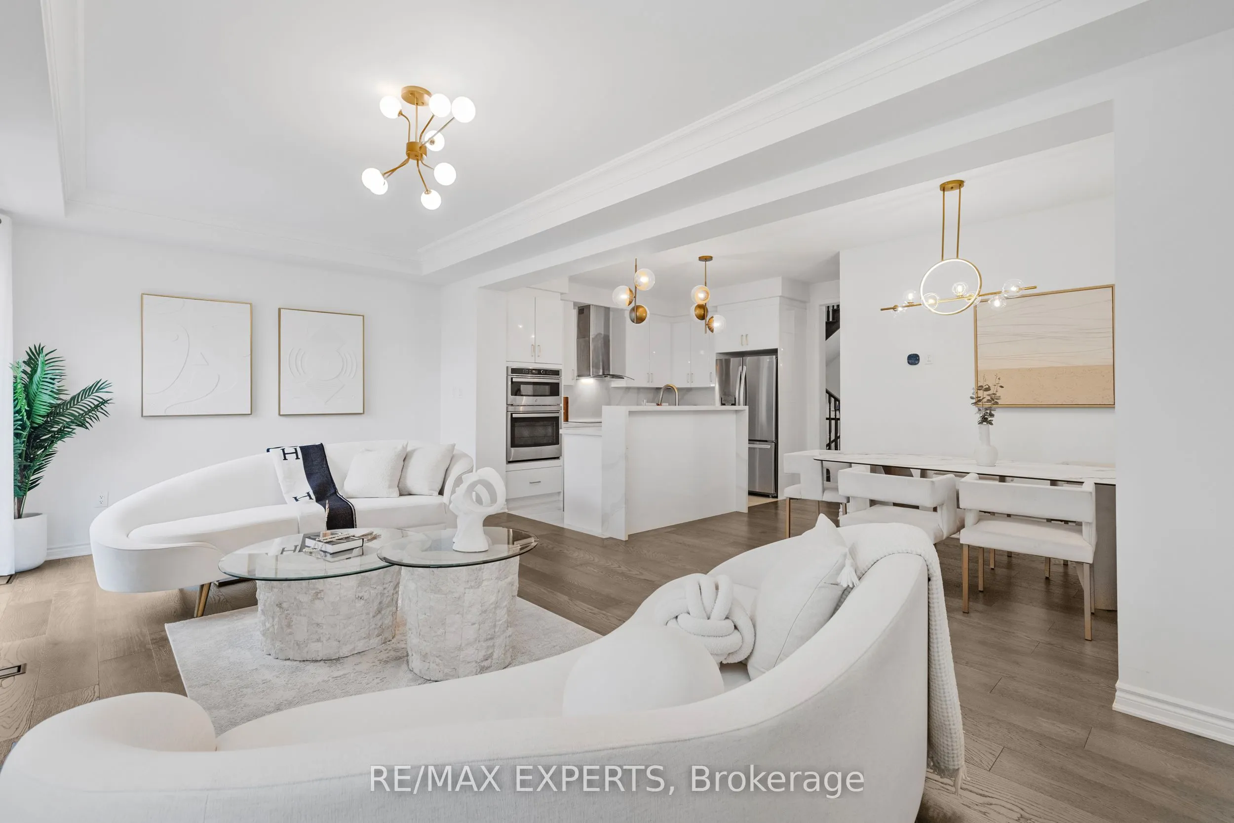 1358 Lobelia Crescent