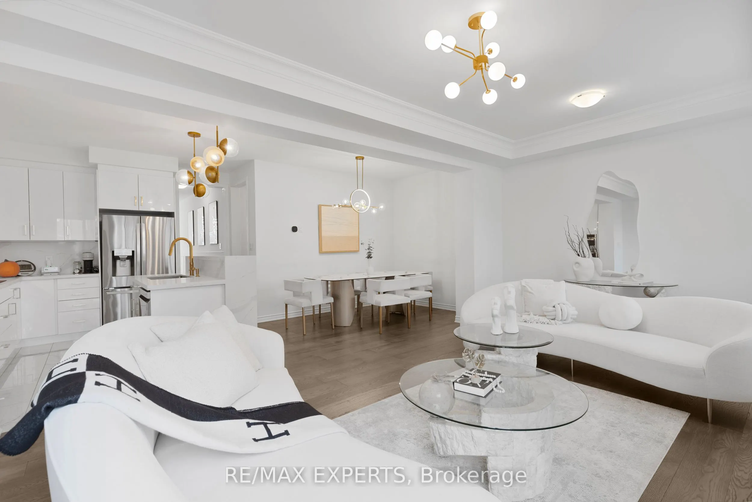 1358 Lobelia Crescent