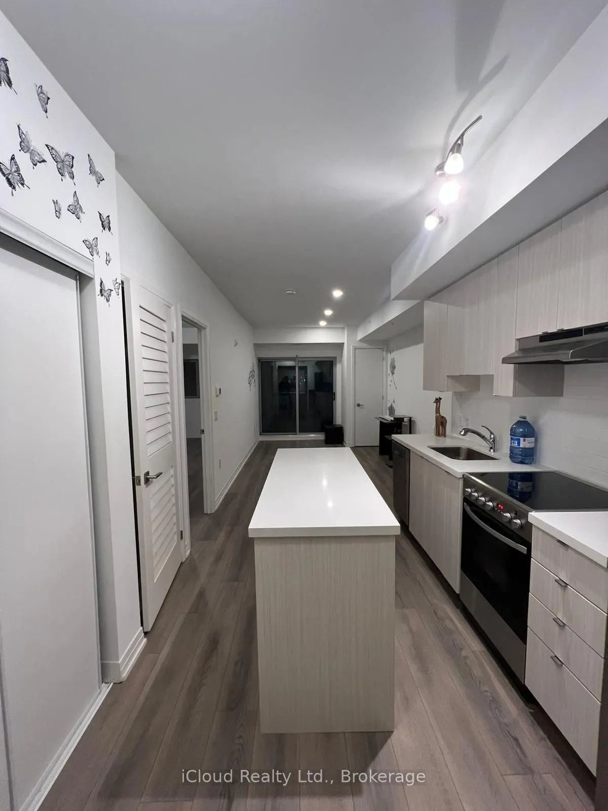 408 Brown's Line E, #207