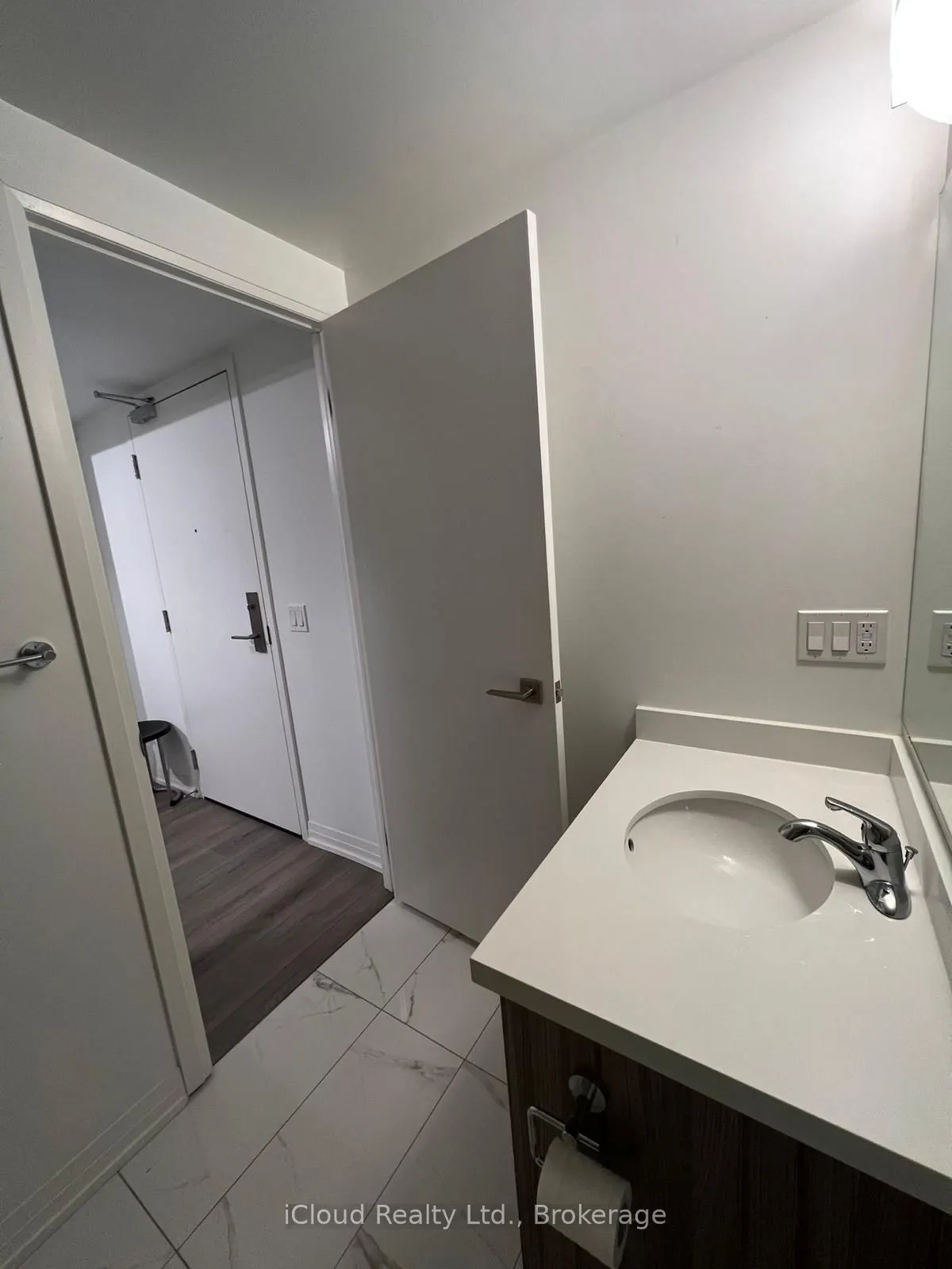 408 Brown's Line E, #207