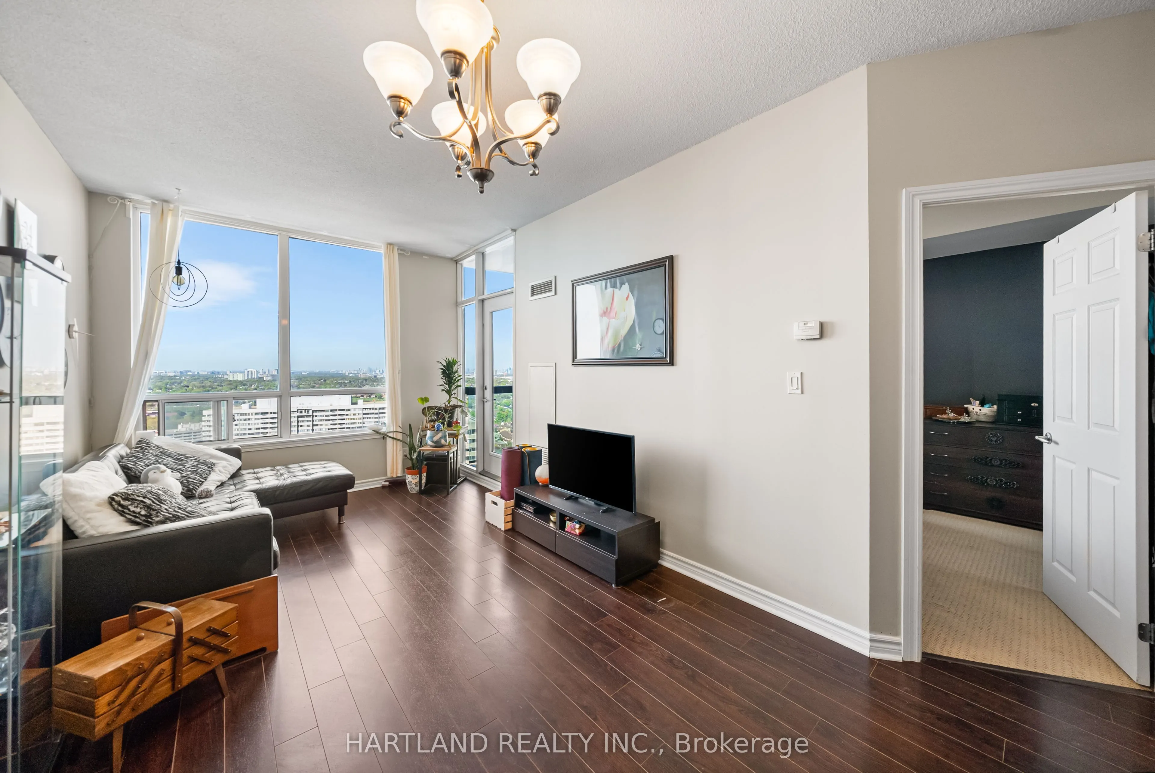 3504 Hurontario Street, #2701