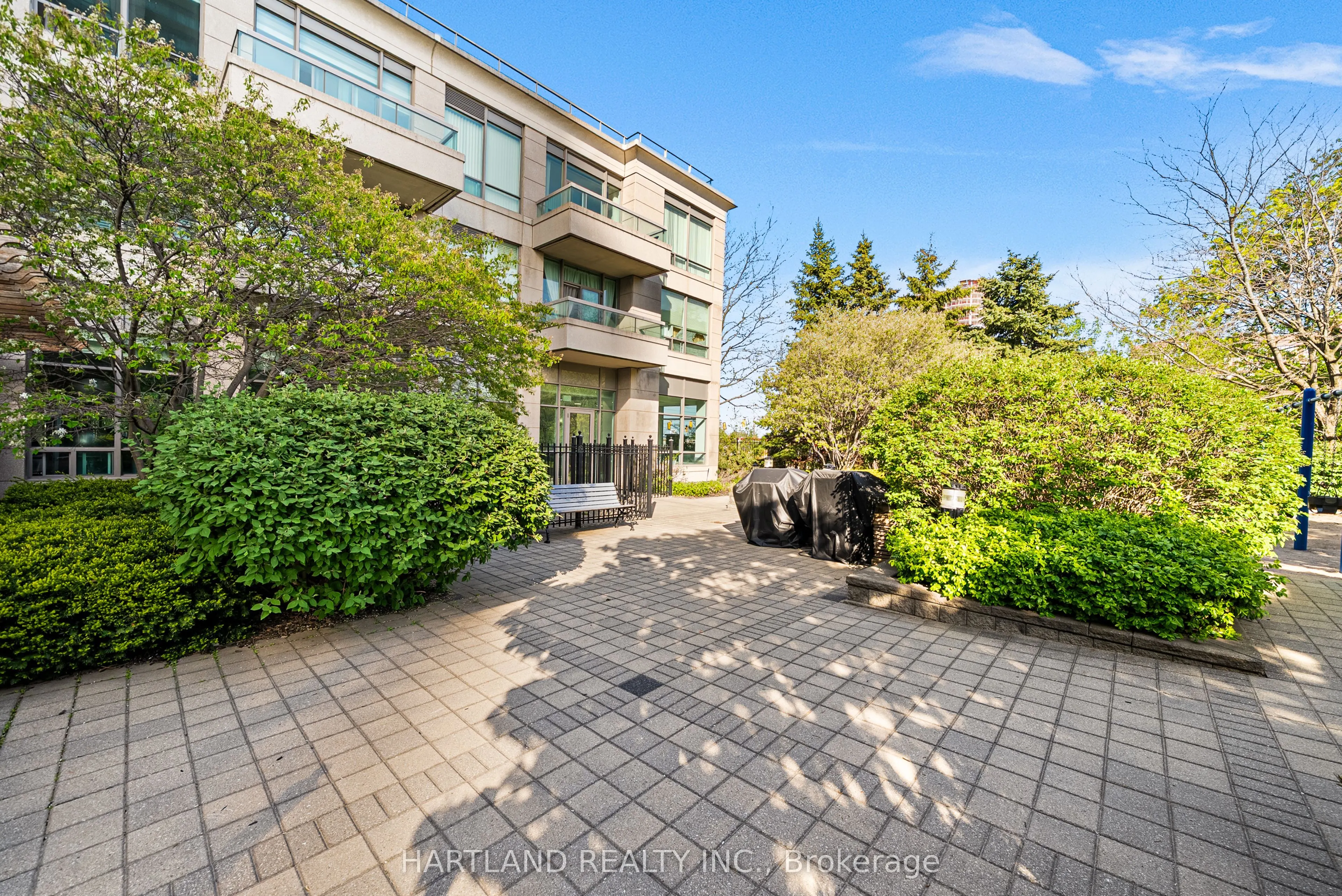 3504 Hurontario Street, #2701