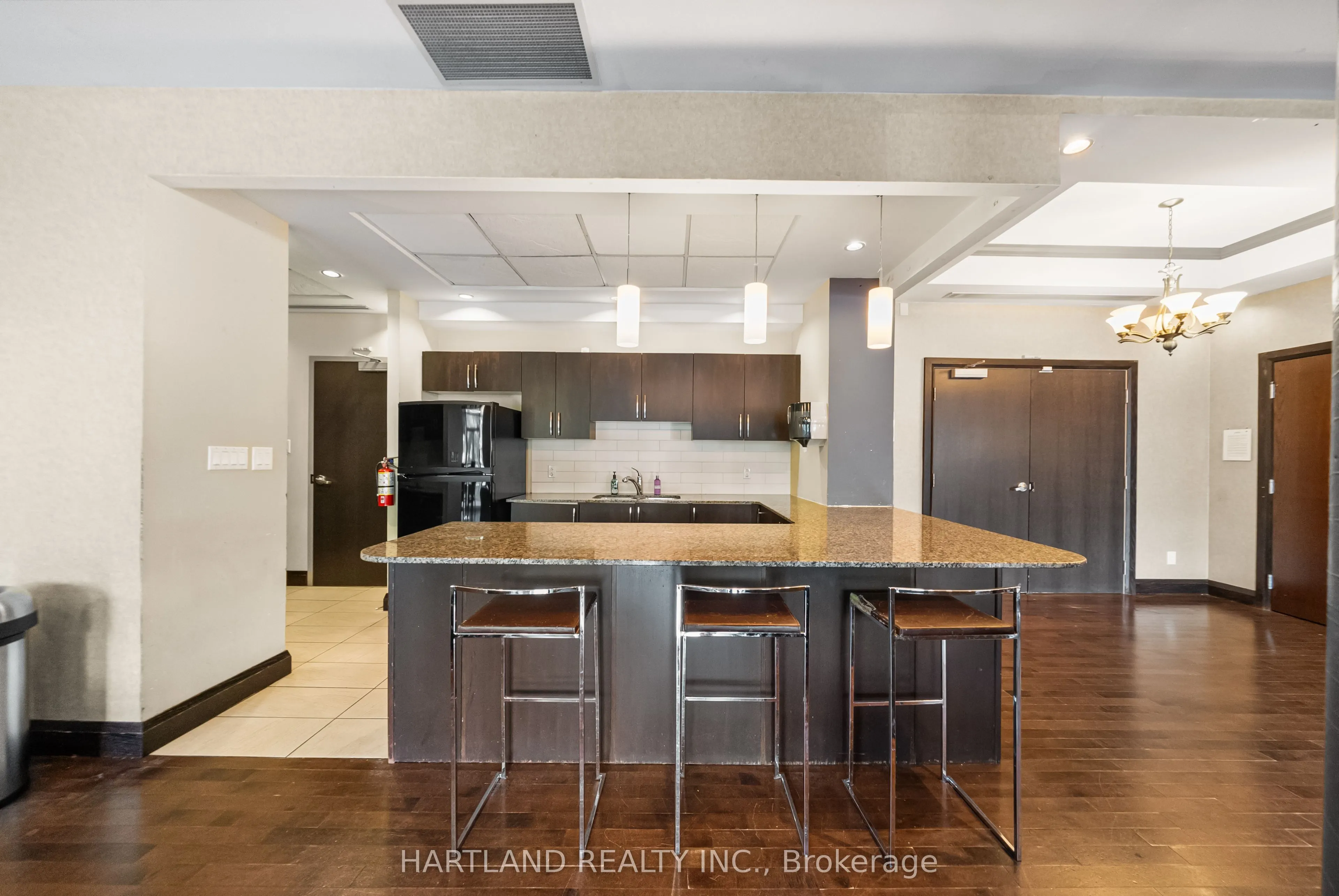 3504 Hurontario Street, #2701