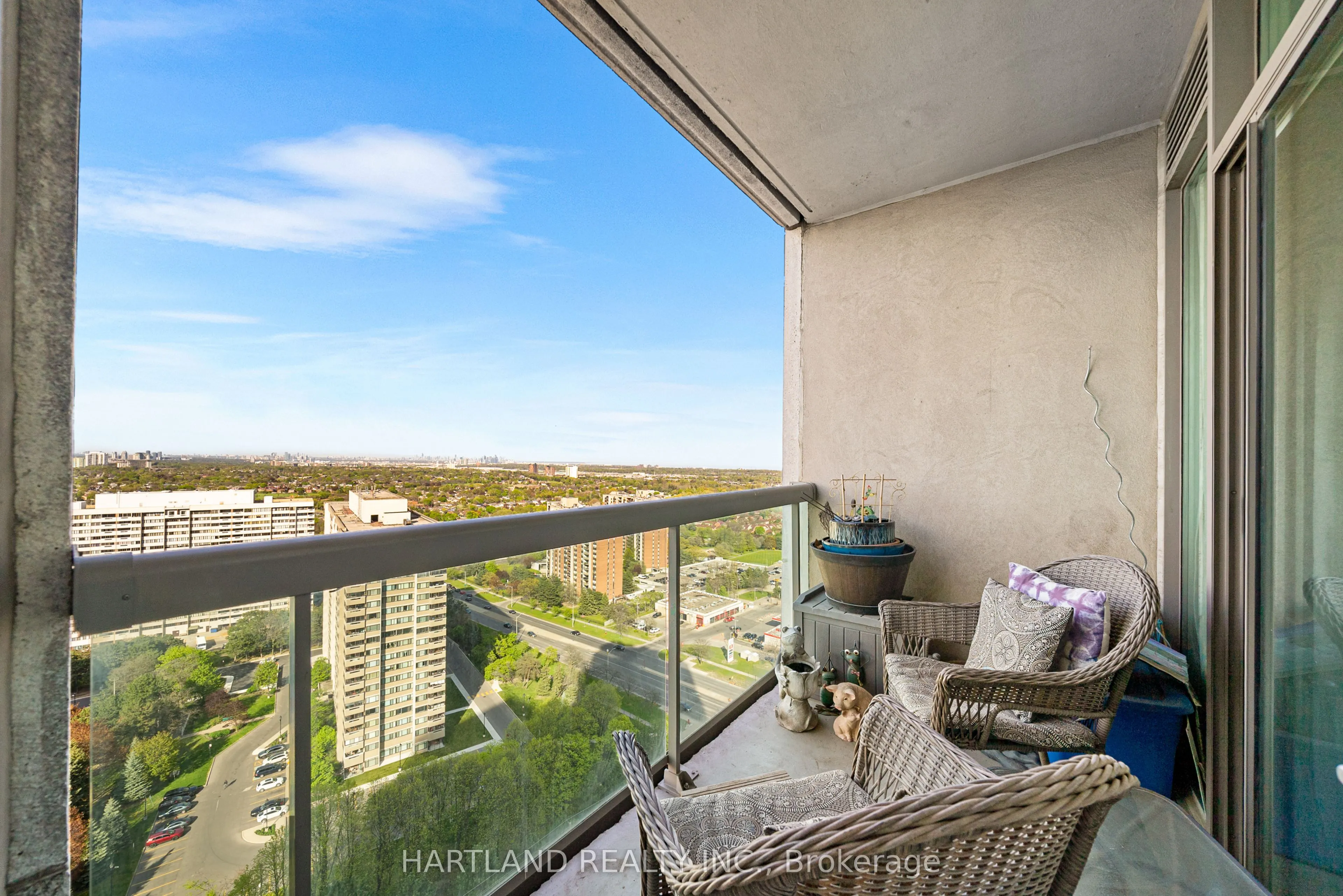 3504 Hurontario Street, #2701