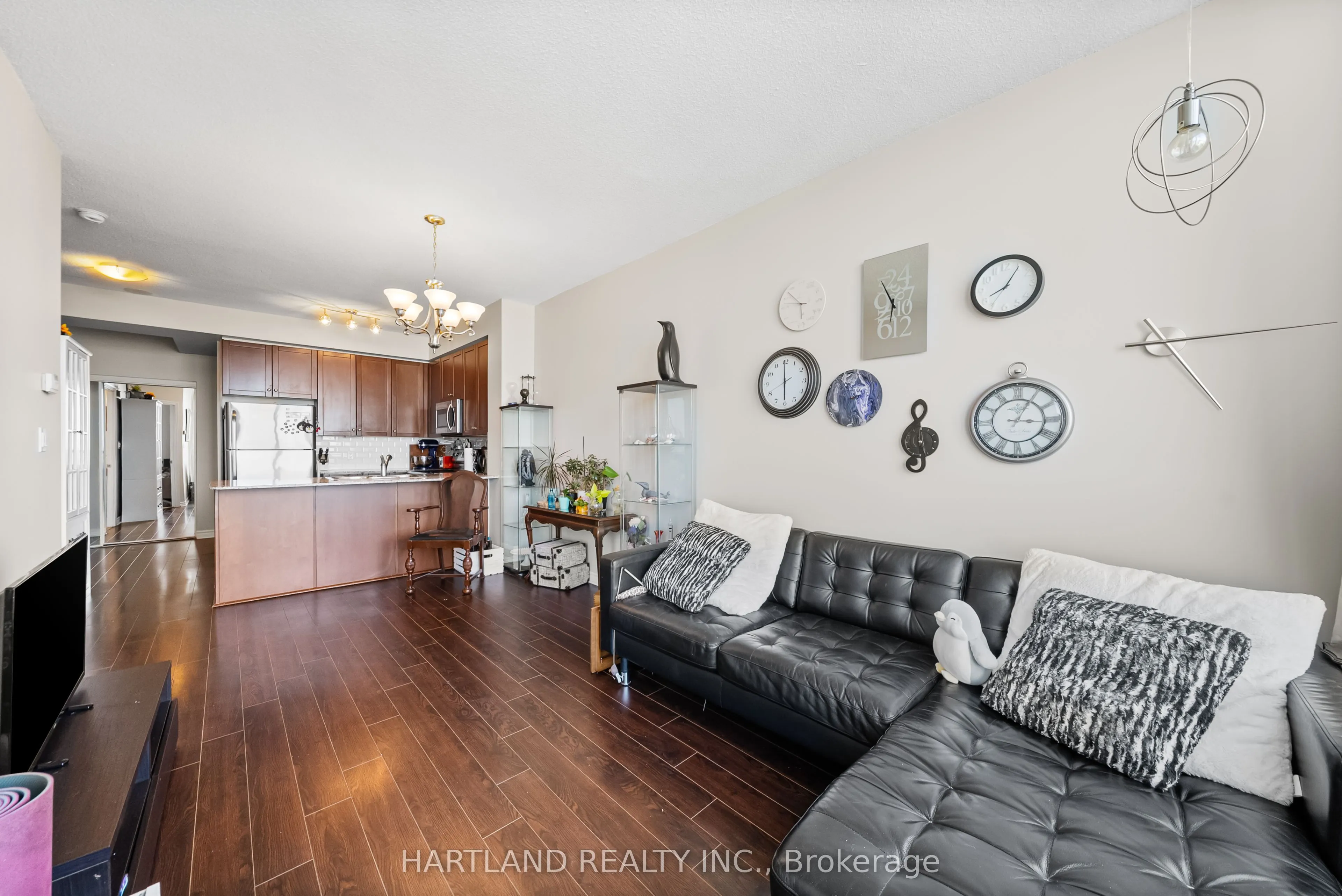 3504 Hurontario Street, #2701