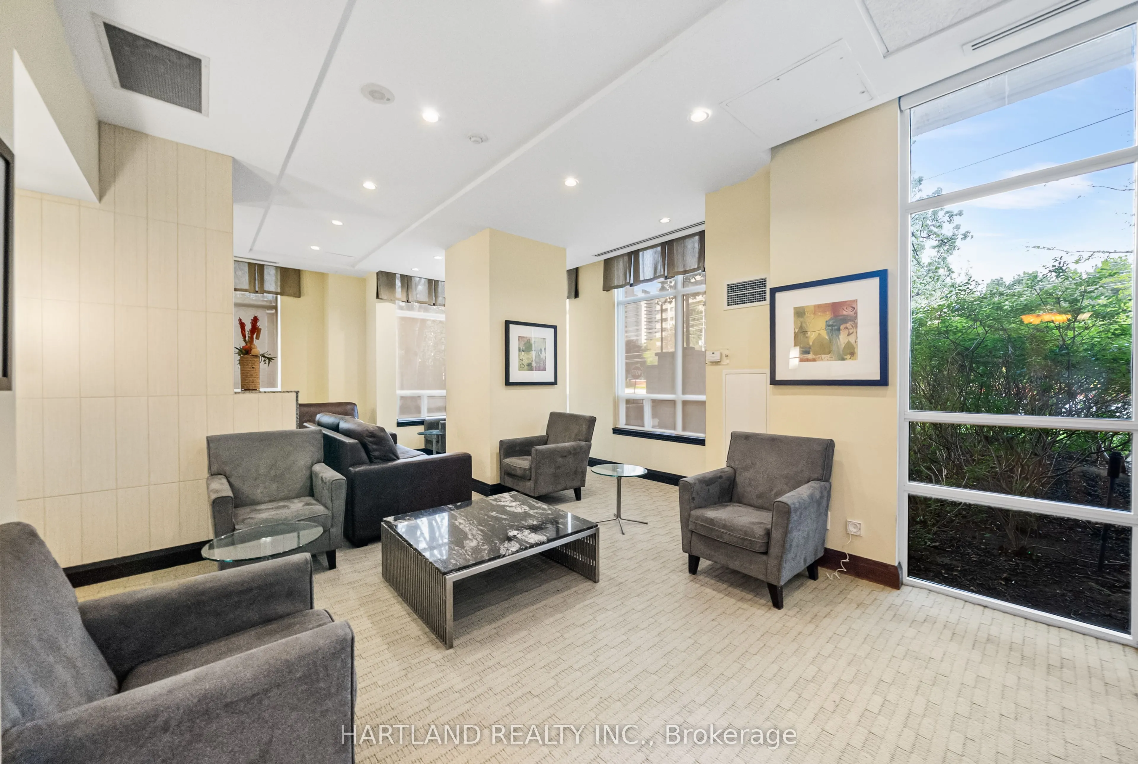 3504 Hurontario Street, #2701