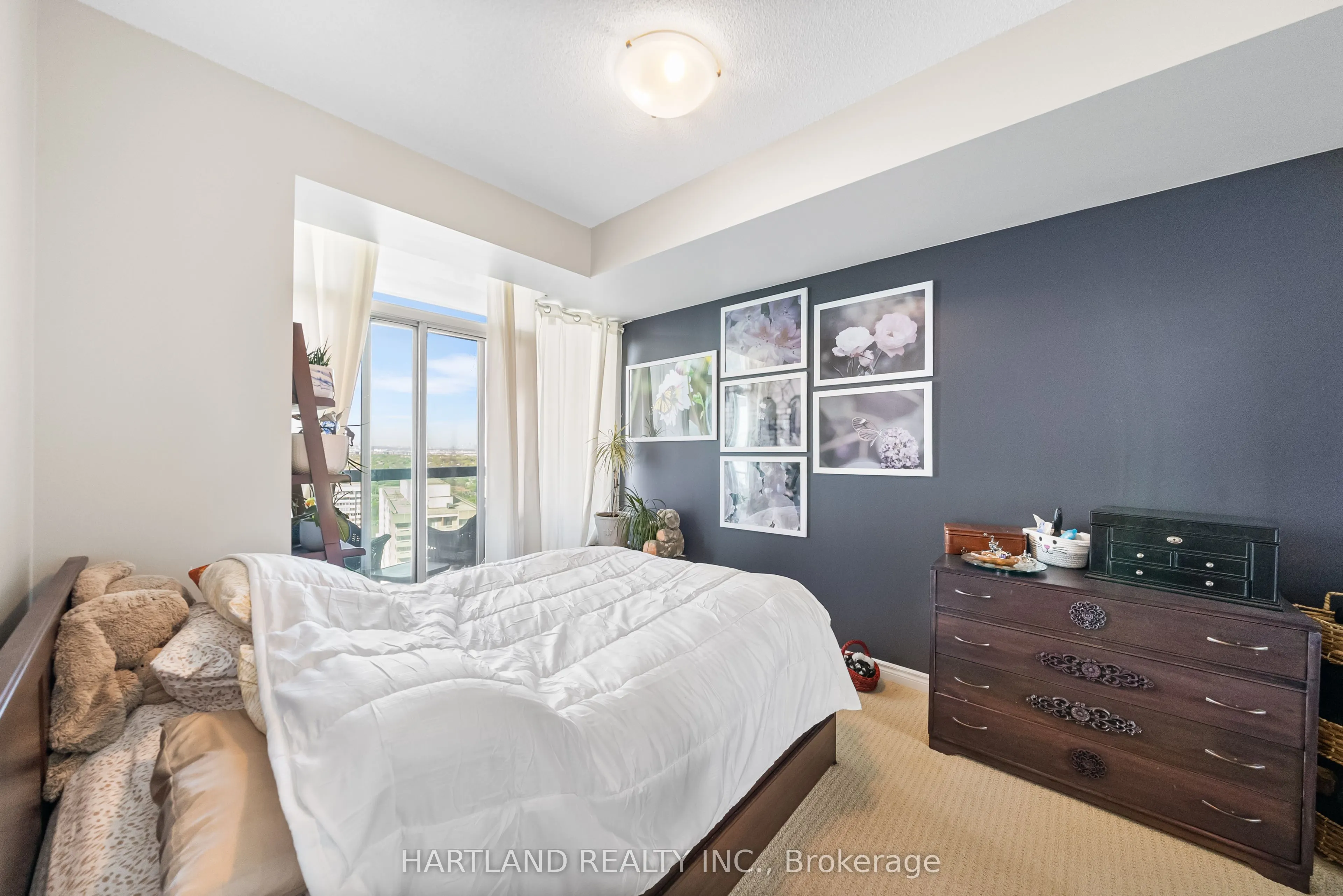 3504 Hurontario Street, #2701