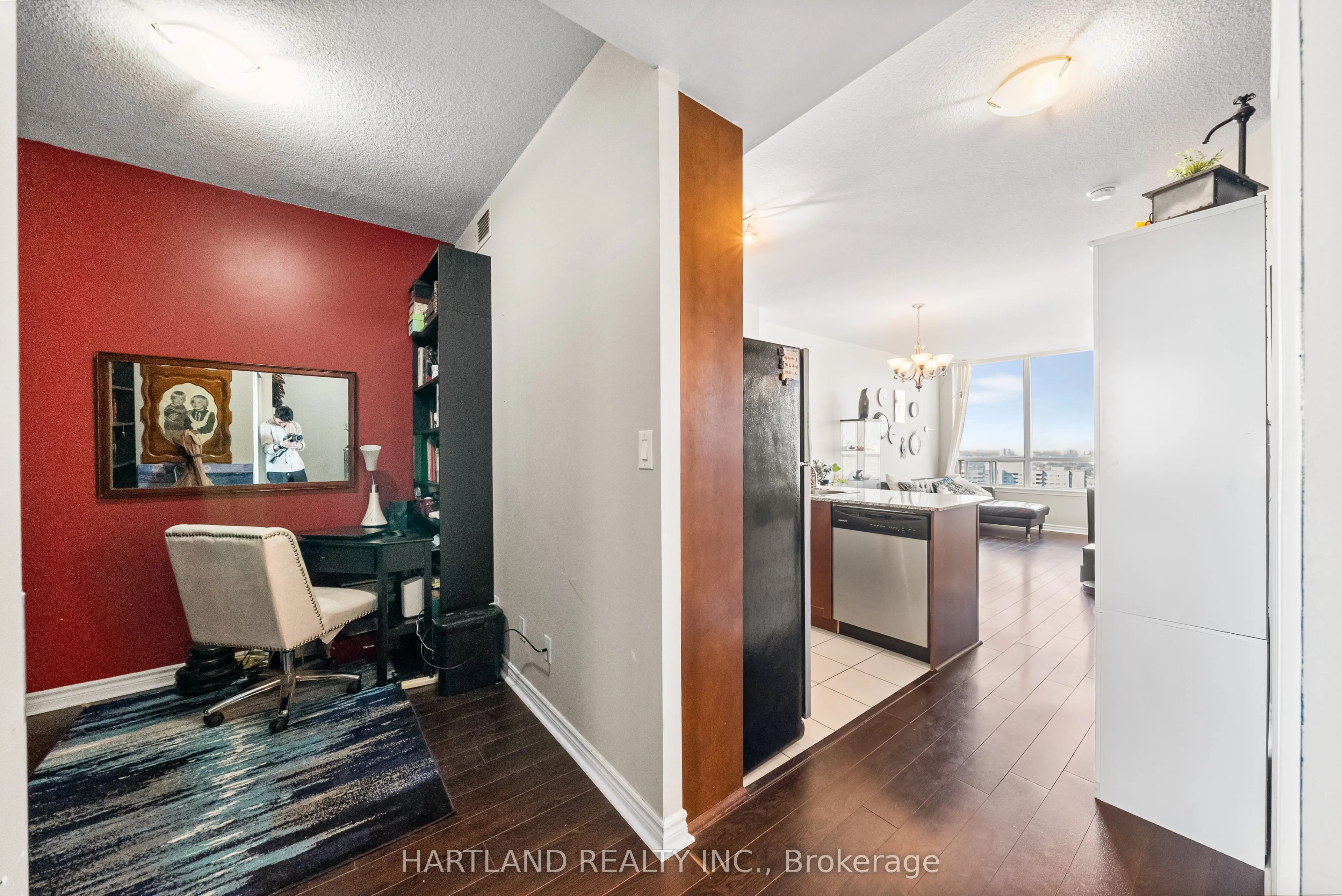 3504 Hurontario Street, #2701