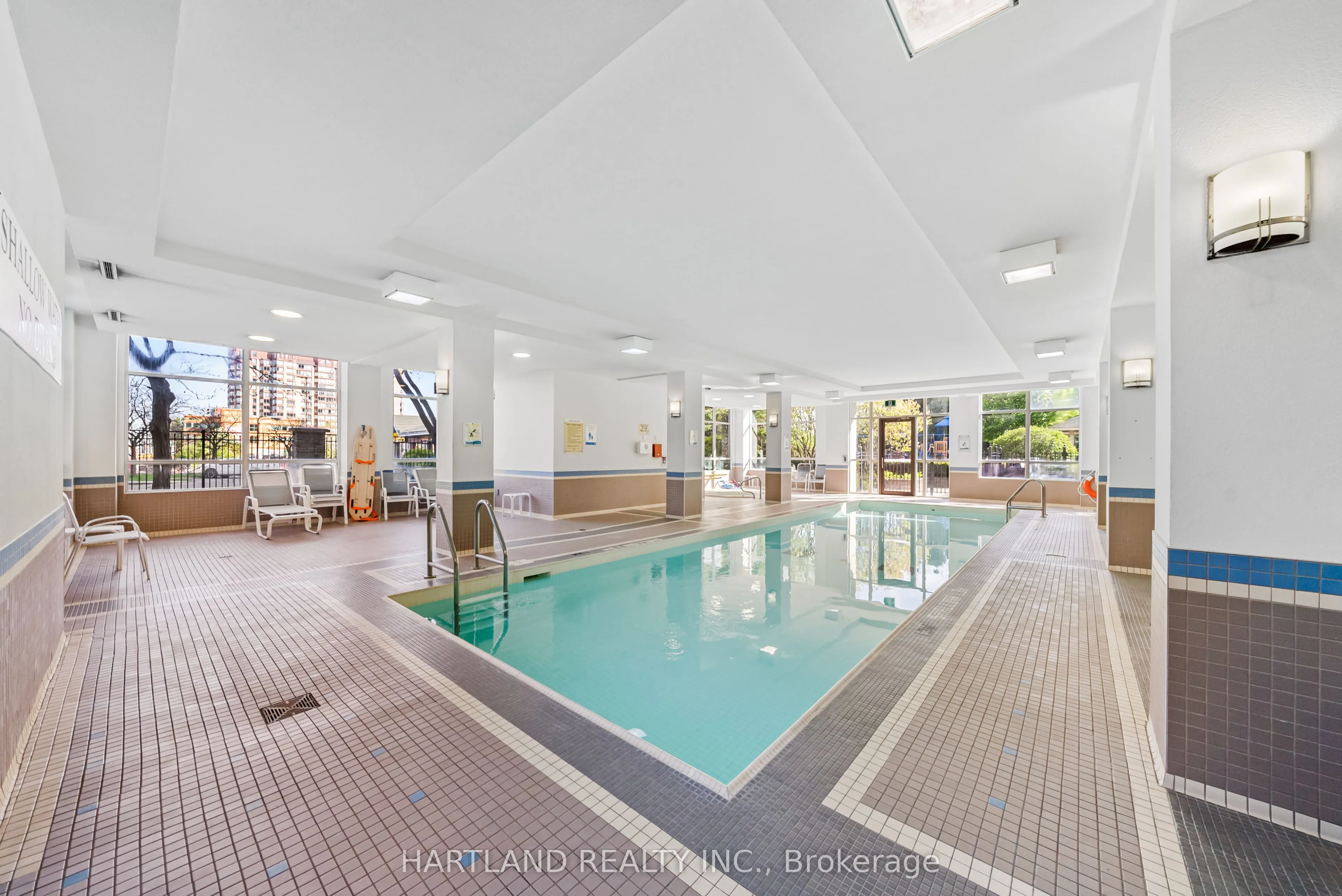 3504 Hurontario Street, #2701