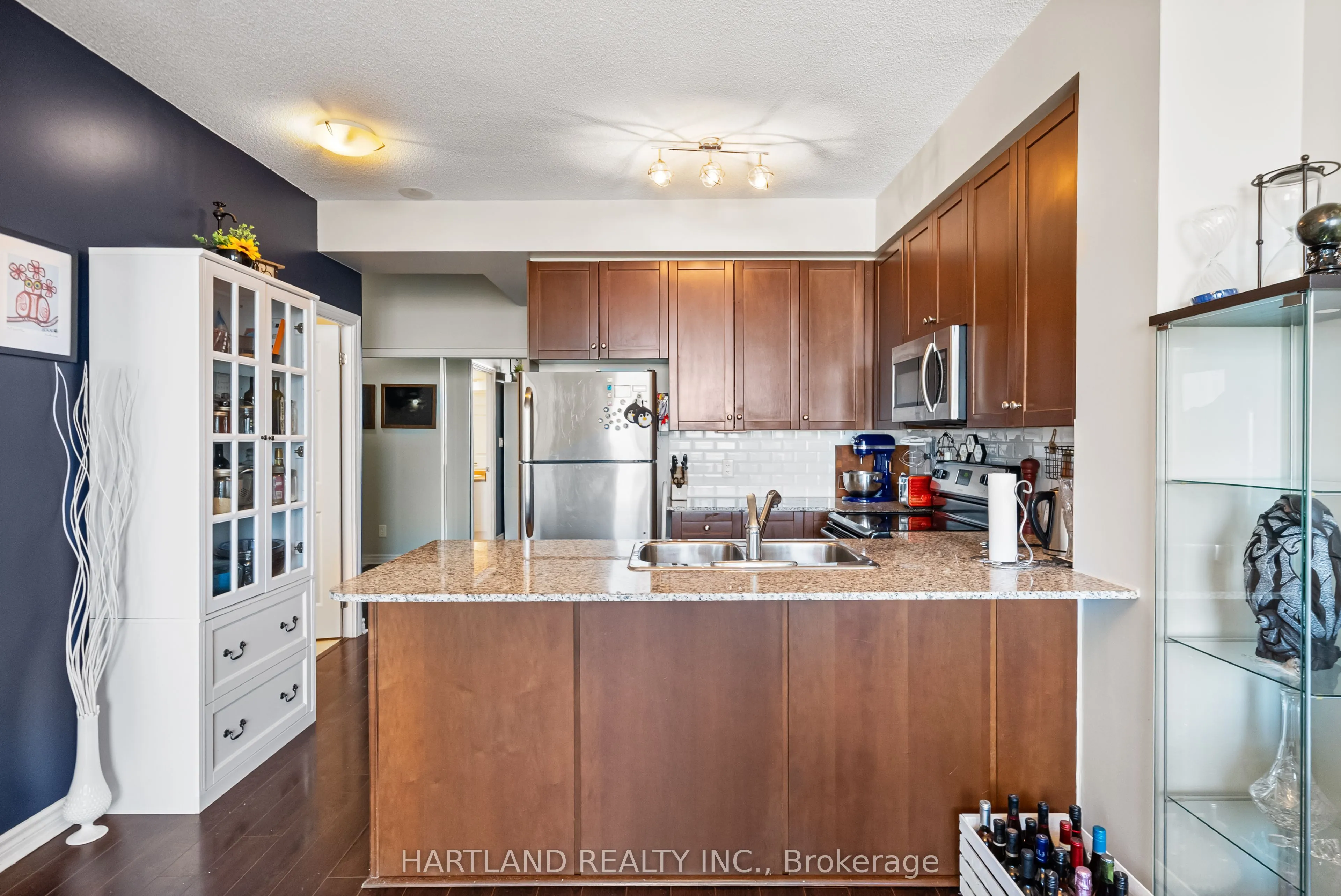 3504 Hurontario Street, #2701