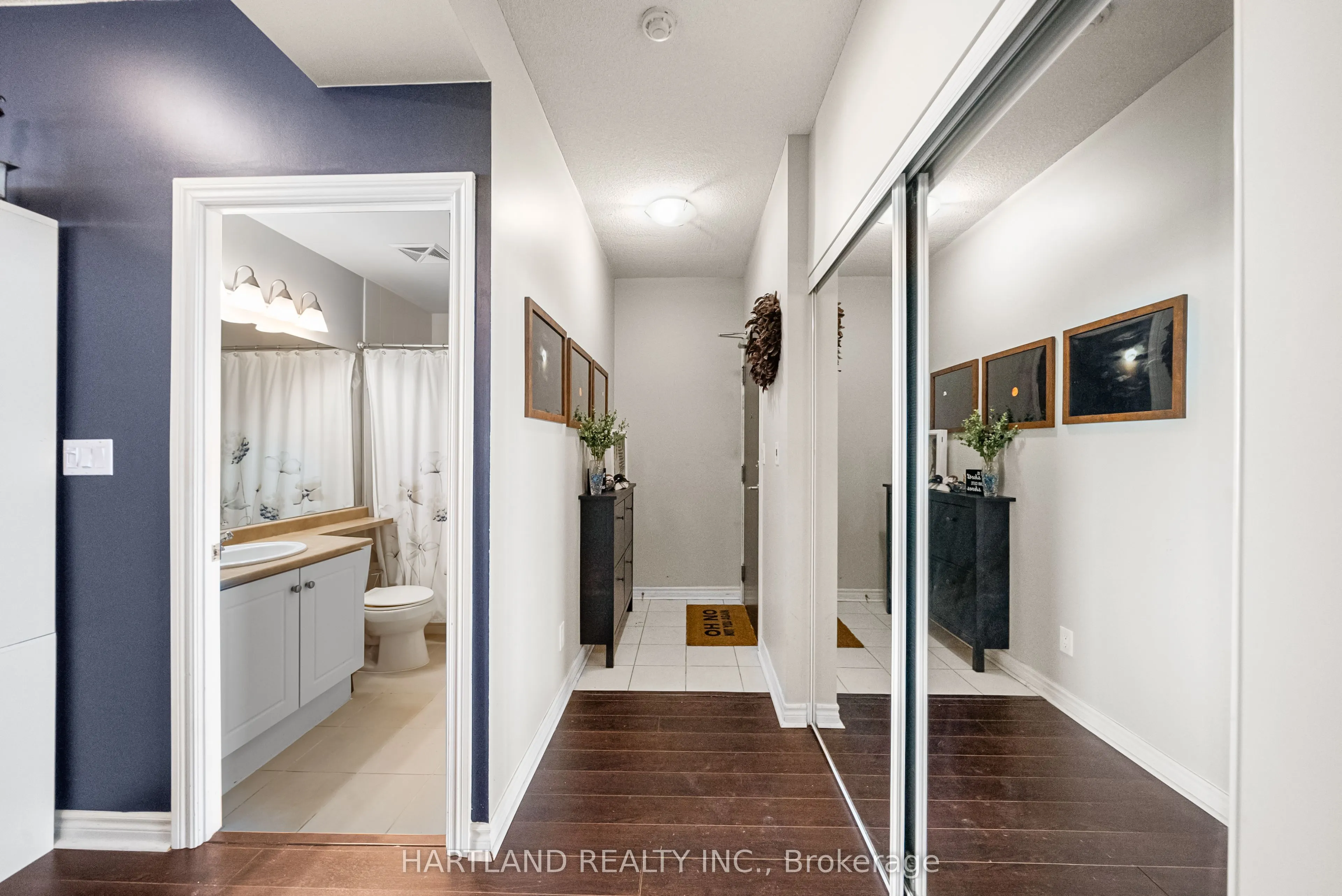 3504 Hurontario Street, #2701