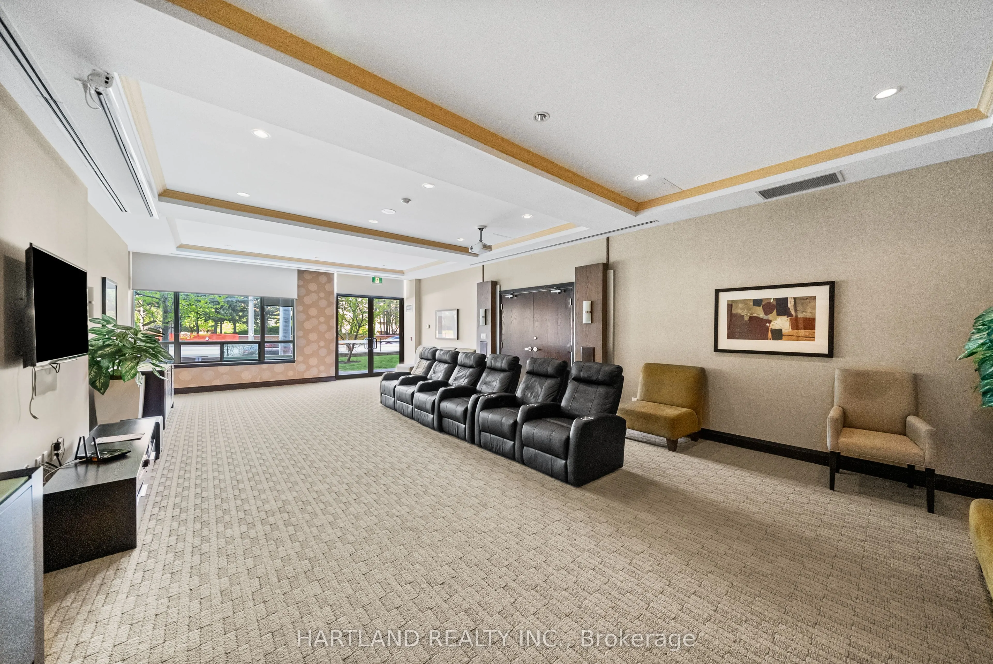 3504 Hurontario Street, #2701