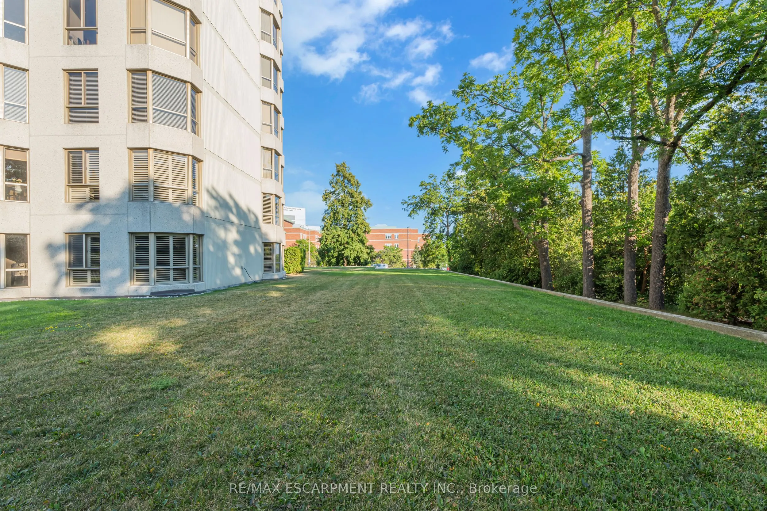 1201 North Shore Boulevard E, #302