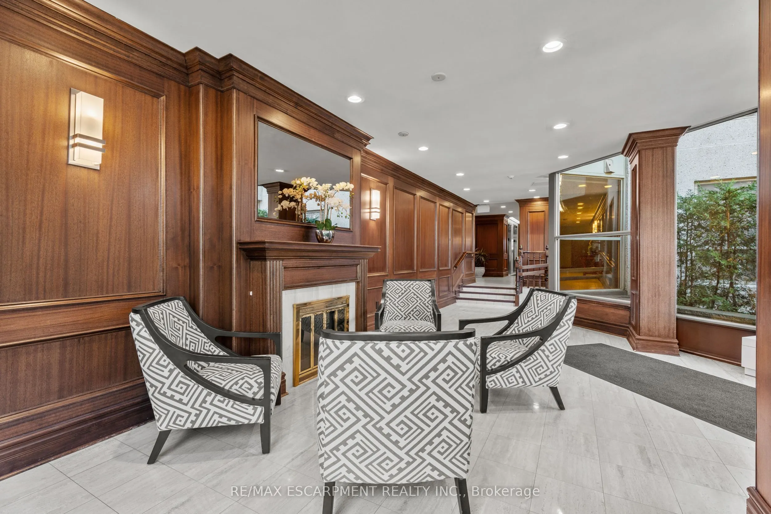 1201 North Shore Boulevard E, #302