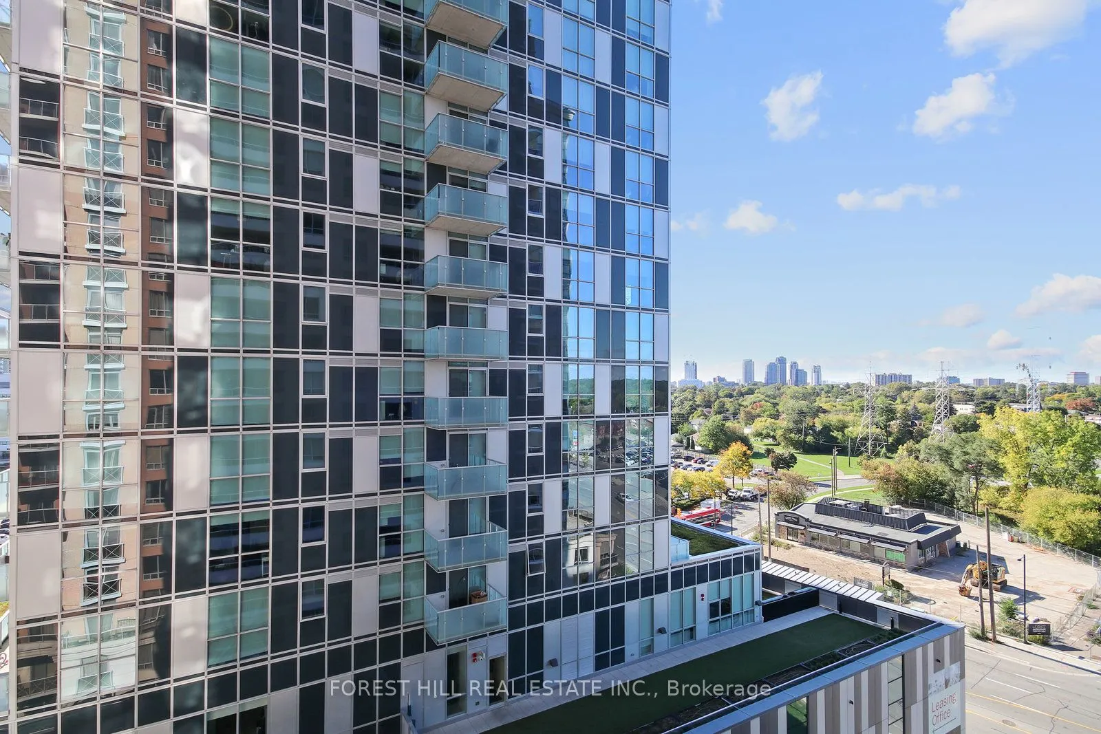 5233 Dundas Street W, #1029