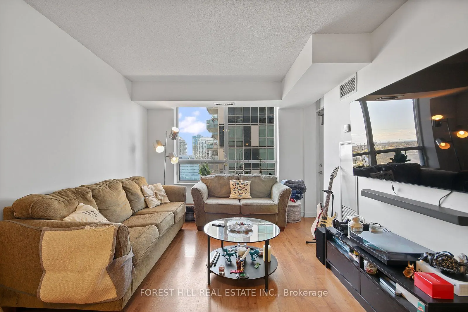 5233 Dundas Street W, #1029