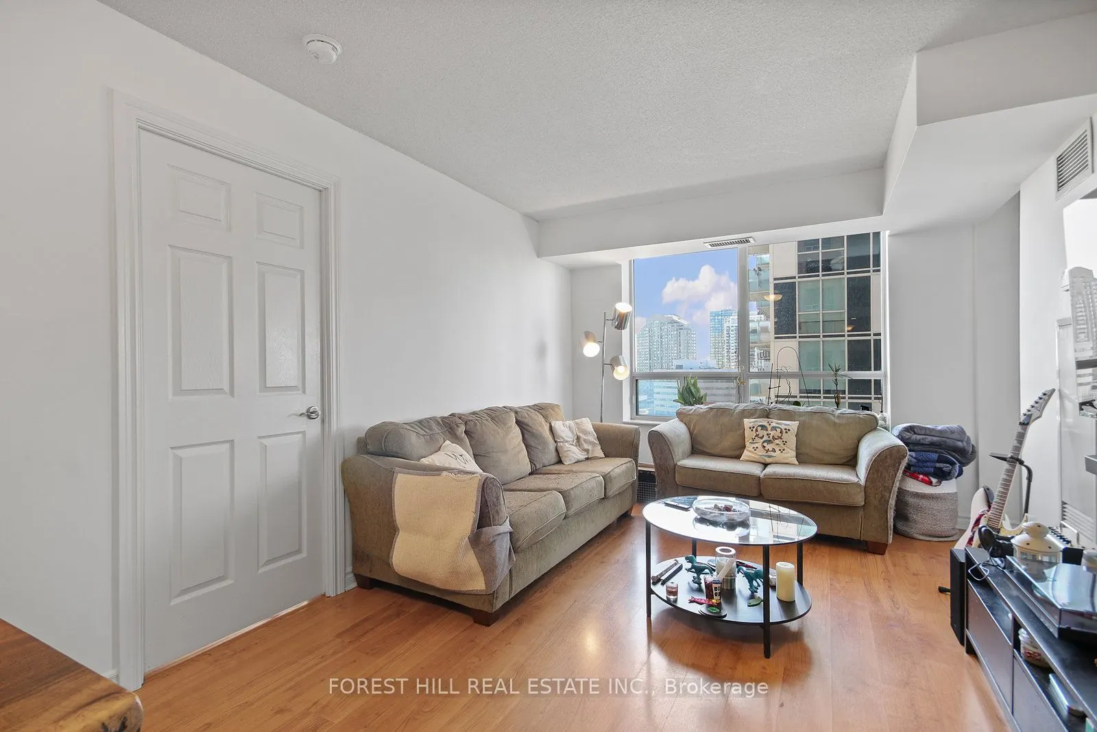 5233 Dundas Street W, #1029