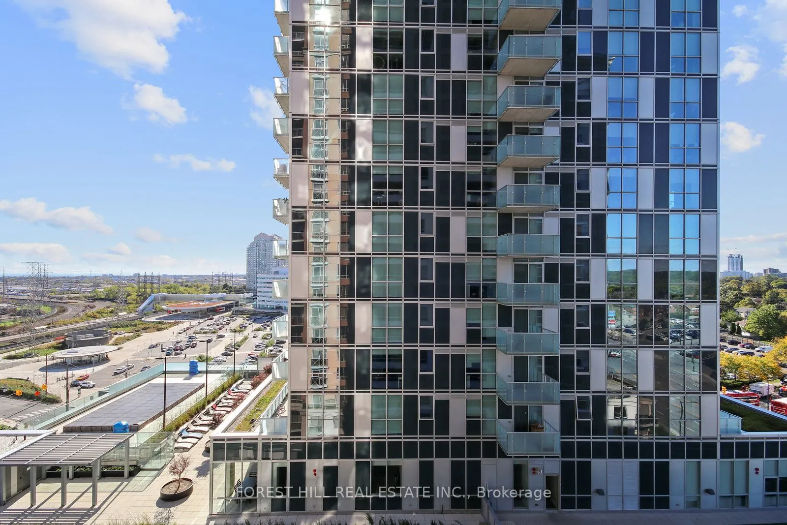 5233 Dundas Street W, #1029