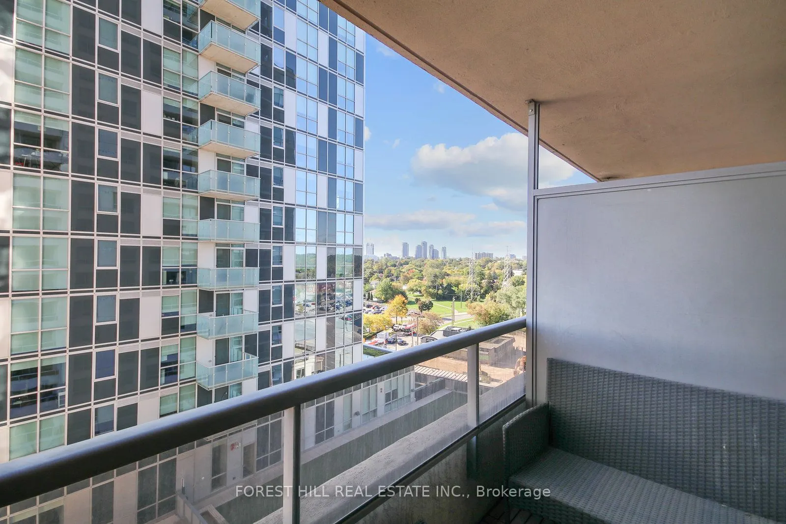 5233 Dundas Street W, #1029