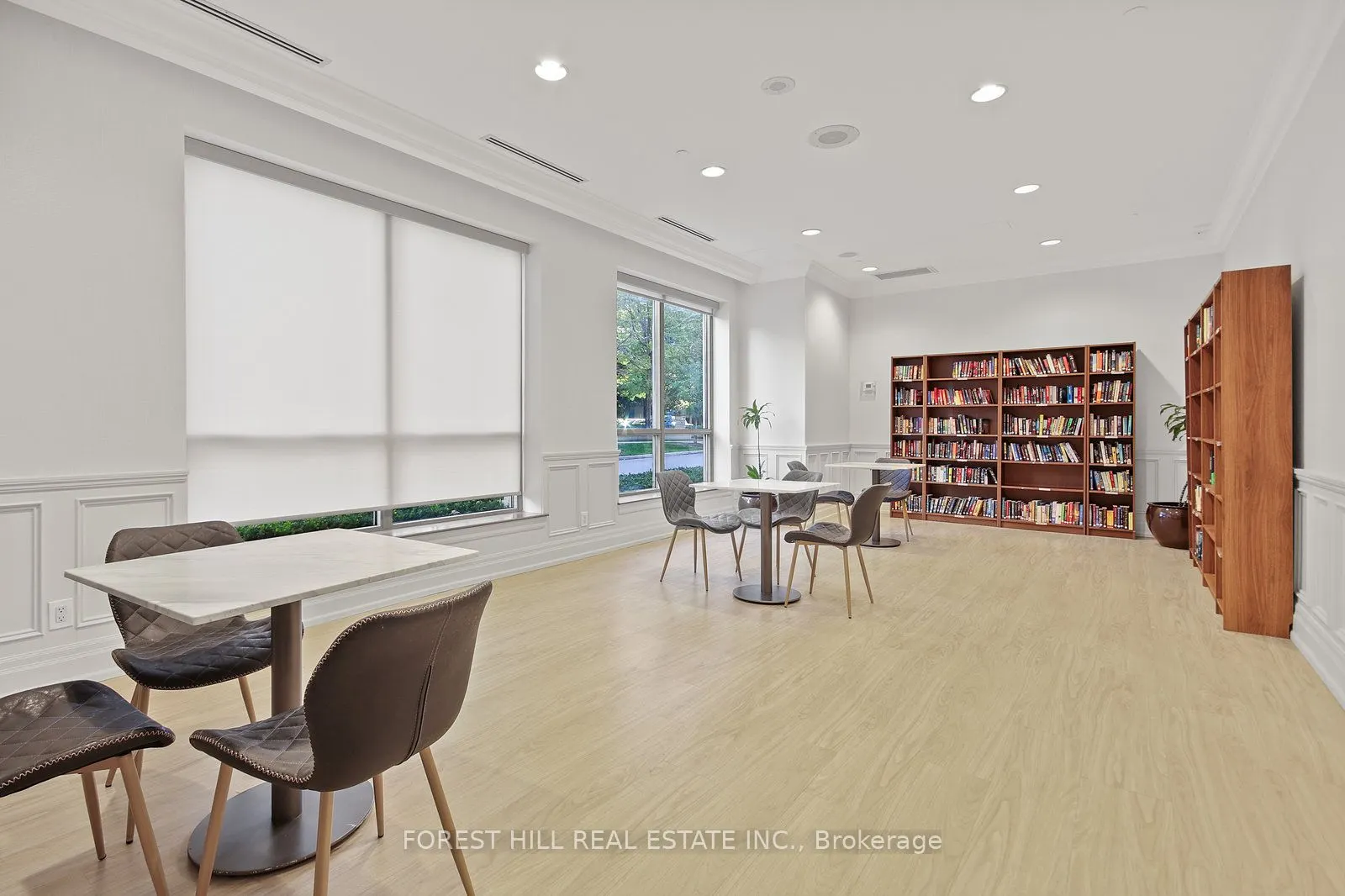 5233 Dundas Street W, #1029