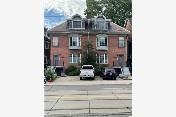 1494 King Street W, #Lower