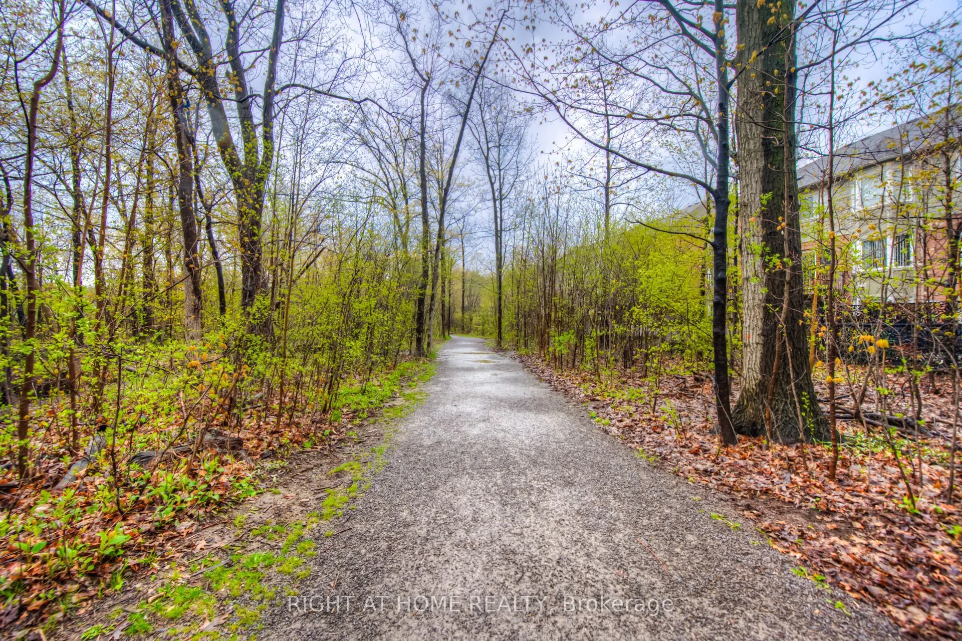 3351 Hayhurst Crescent